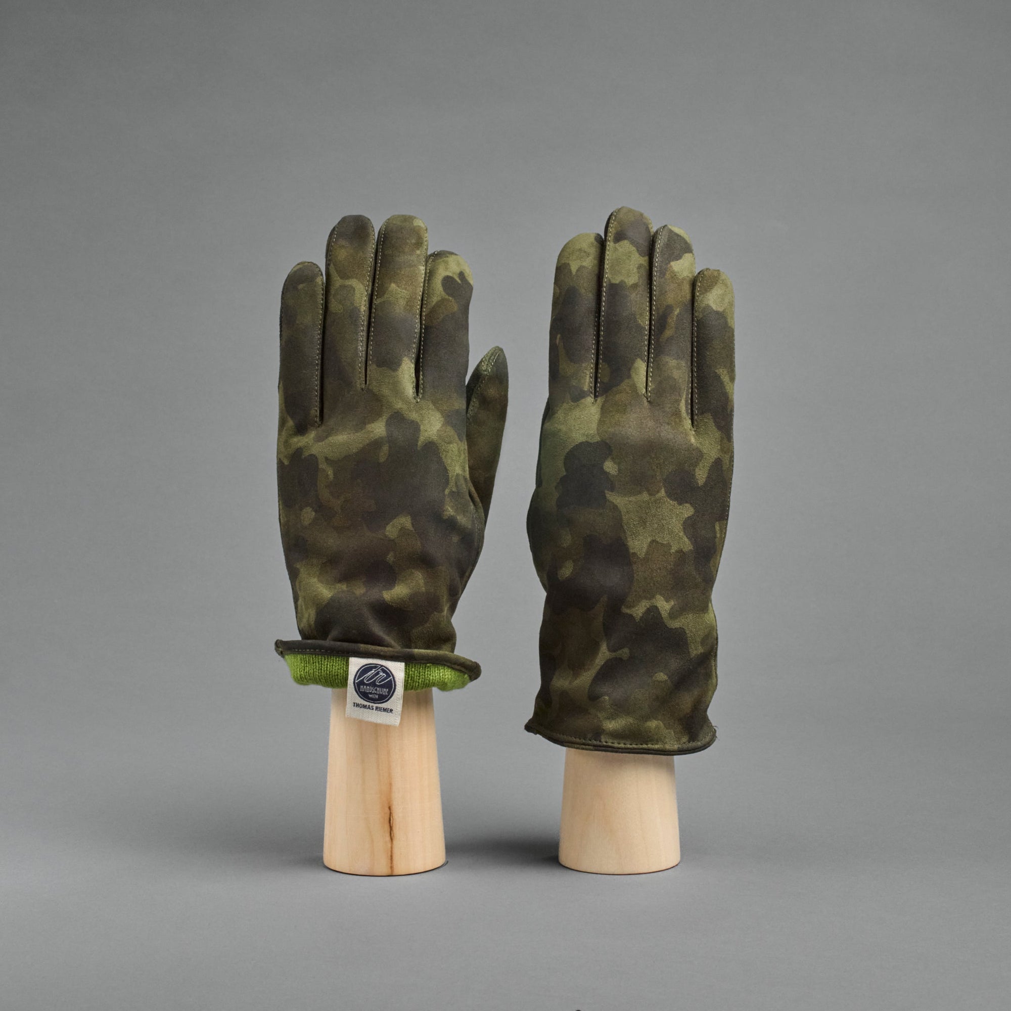 Gentlemen's Gloves from Green Camouflage Goatskin lined with Cashmere