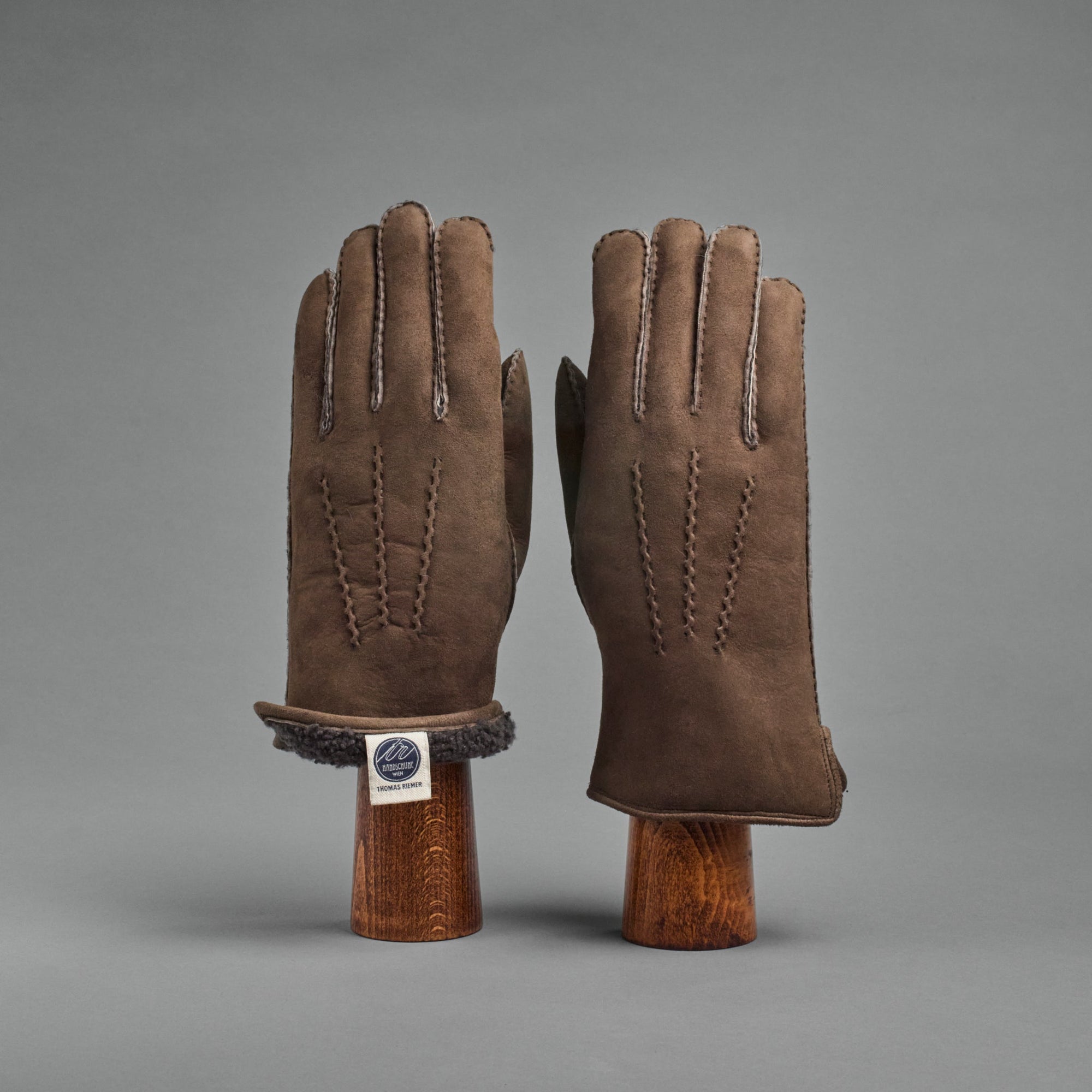 Gentlemen's Gloves from Brown Curly Lambskin lined with Shearling