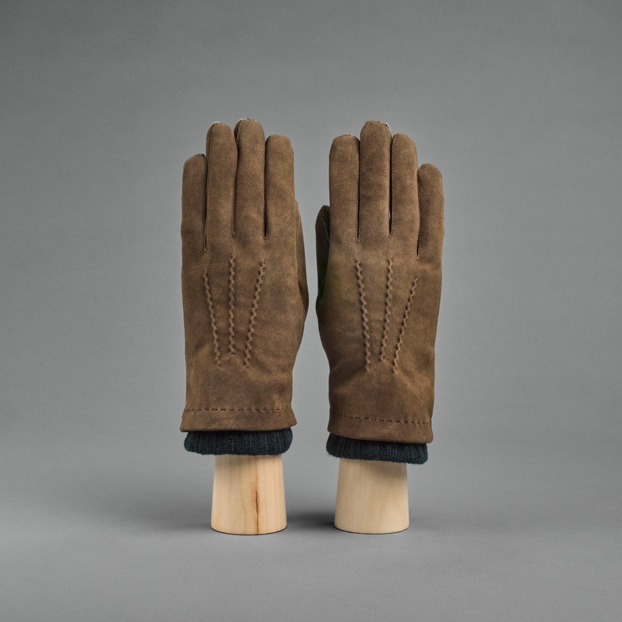 Gentlemen's Gloves from Walnut Brown Goatskin lined with dark green Cashmere