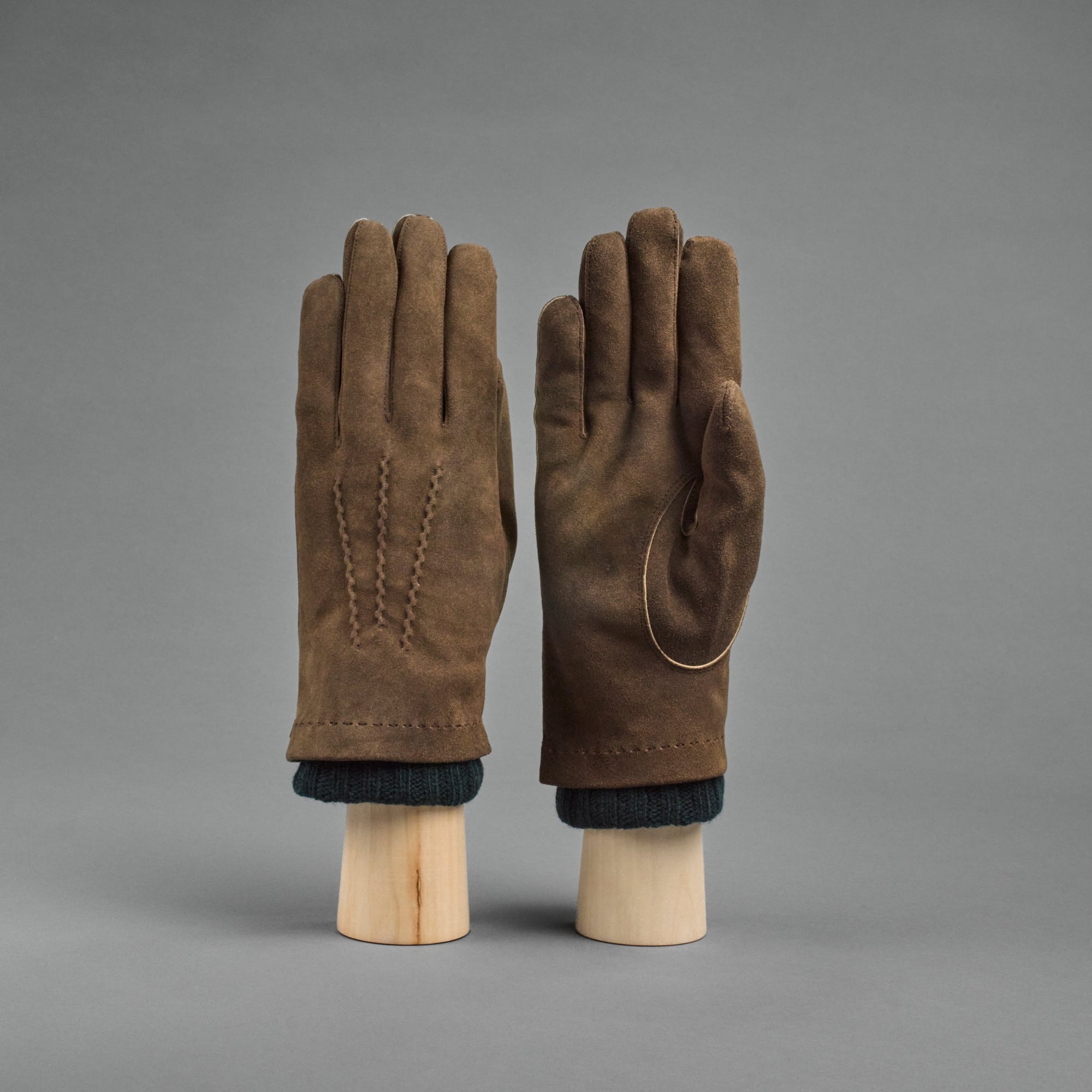 Gentlemen's Gloves from Walnut Brown Goatskin lined with dark green Cashmere