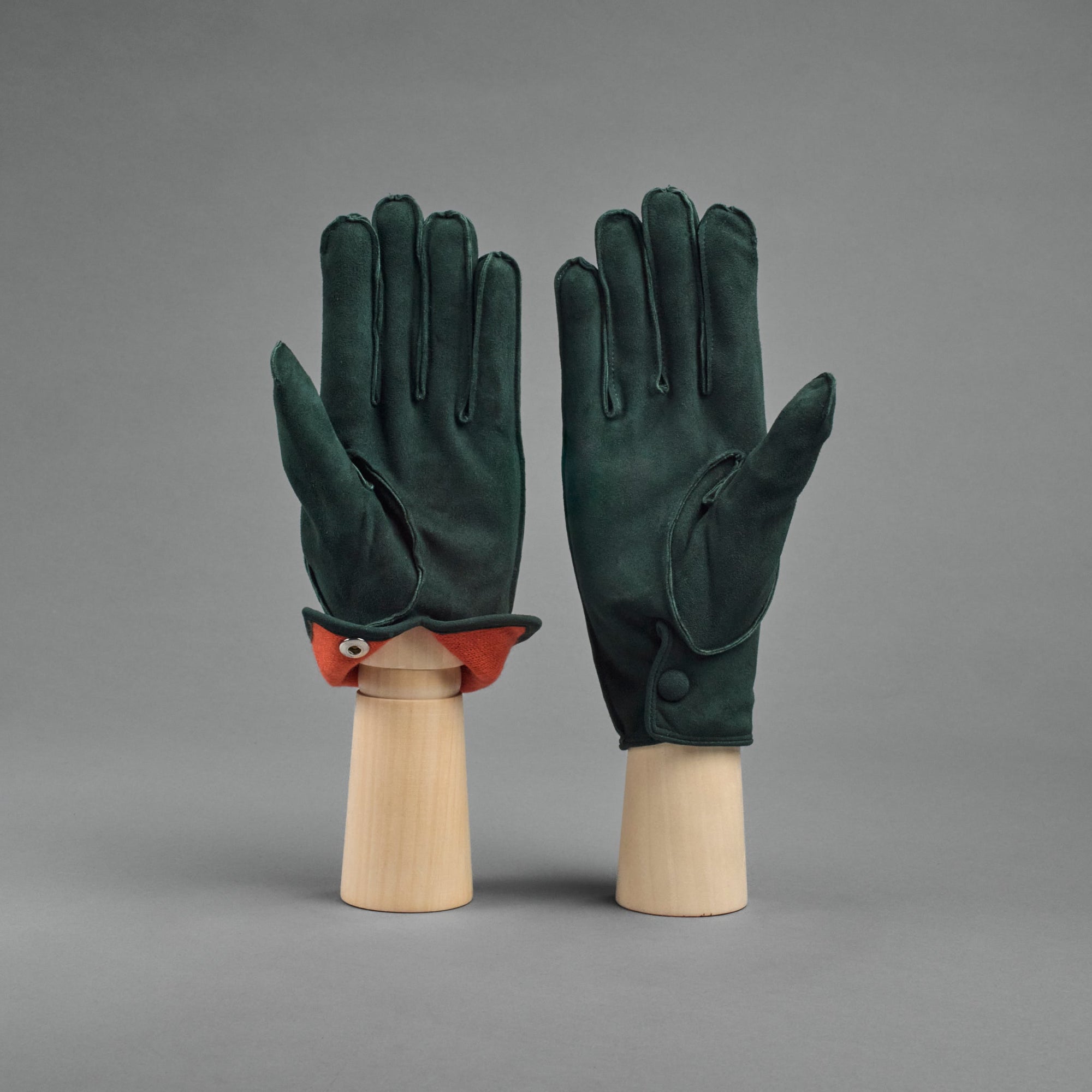 Gentlemen's Gloves from Dark Green Goatskin lined with orange Cashmere