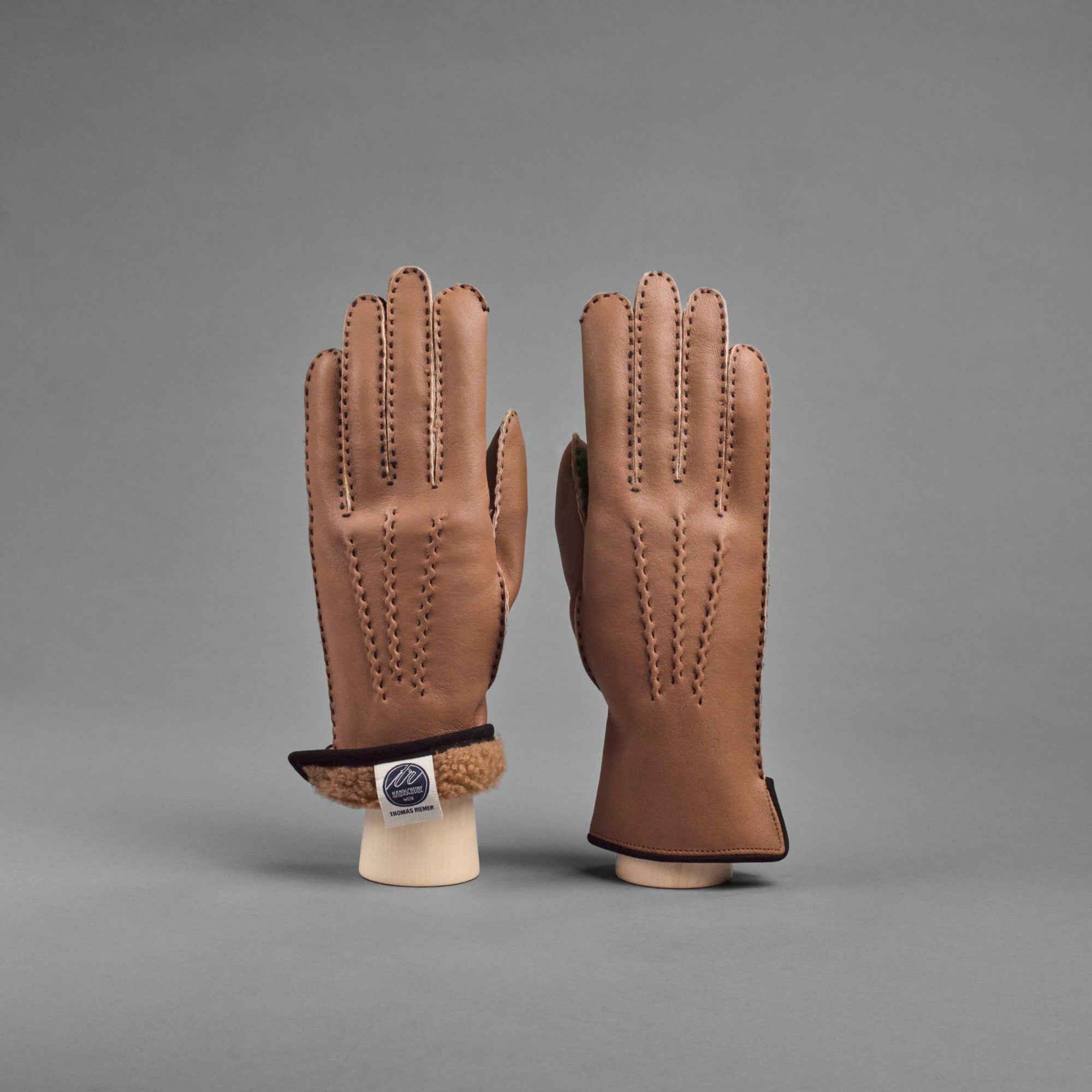 Ladies Gloves from Beige Lambskin Nappa with Curly Shearling