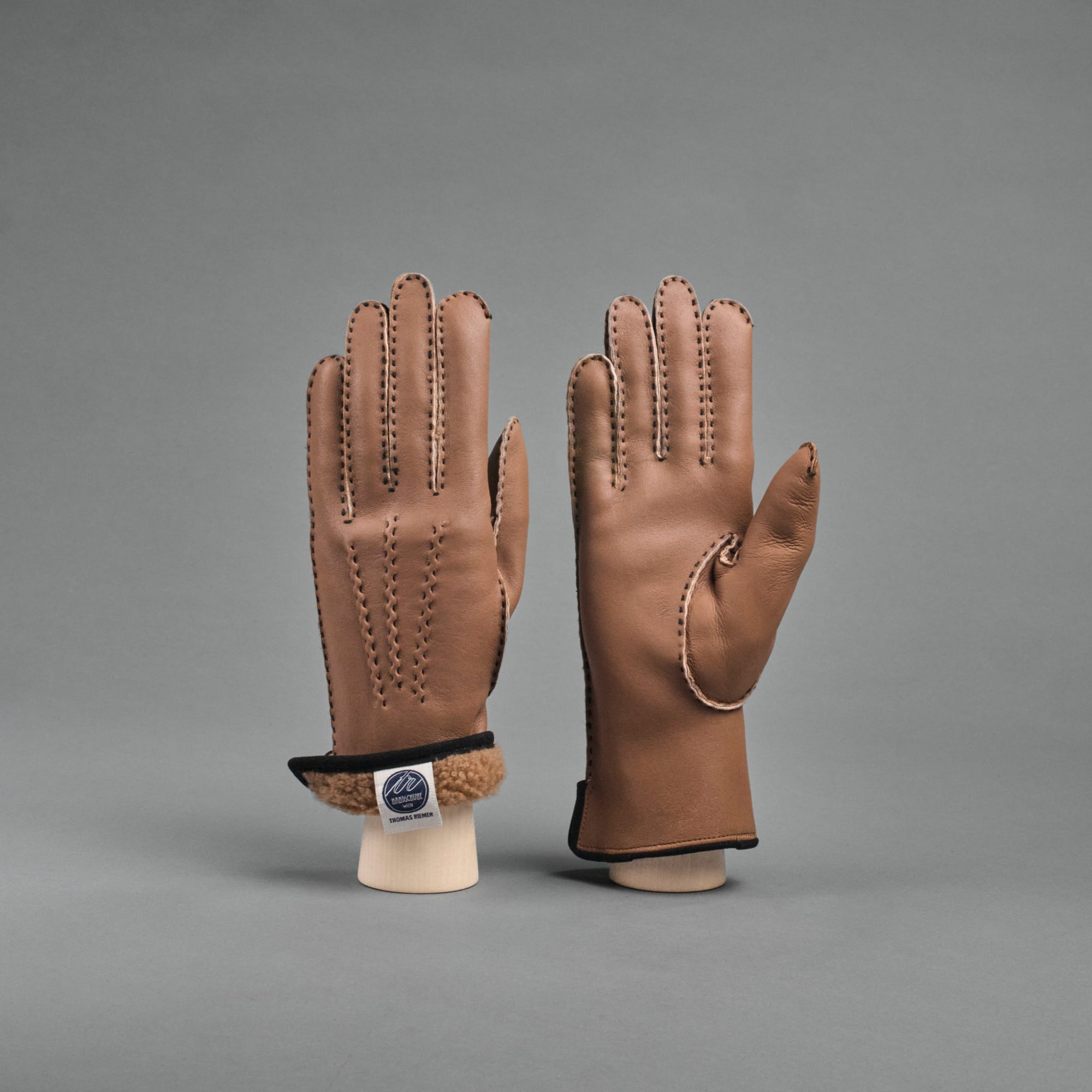 Ladies Gloves from Beige Lambskin Nappa with Curly Shearling