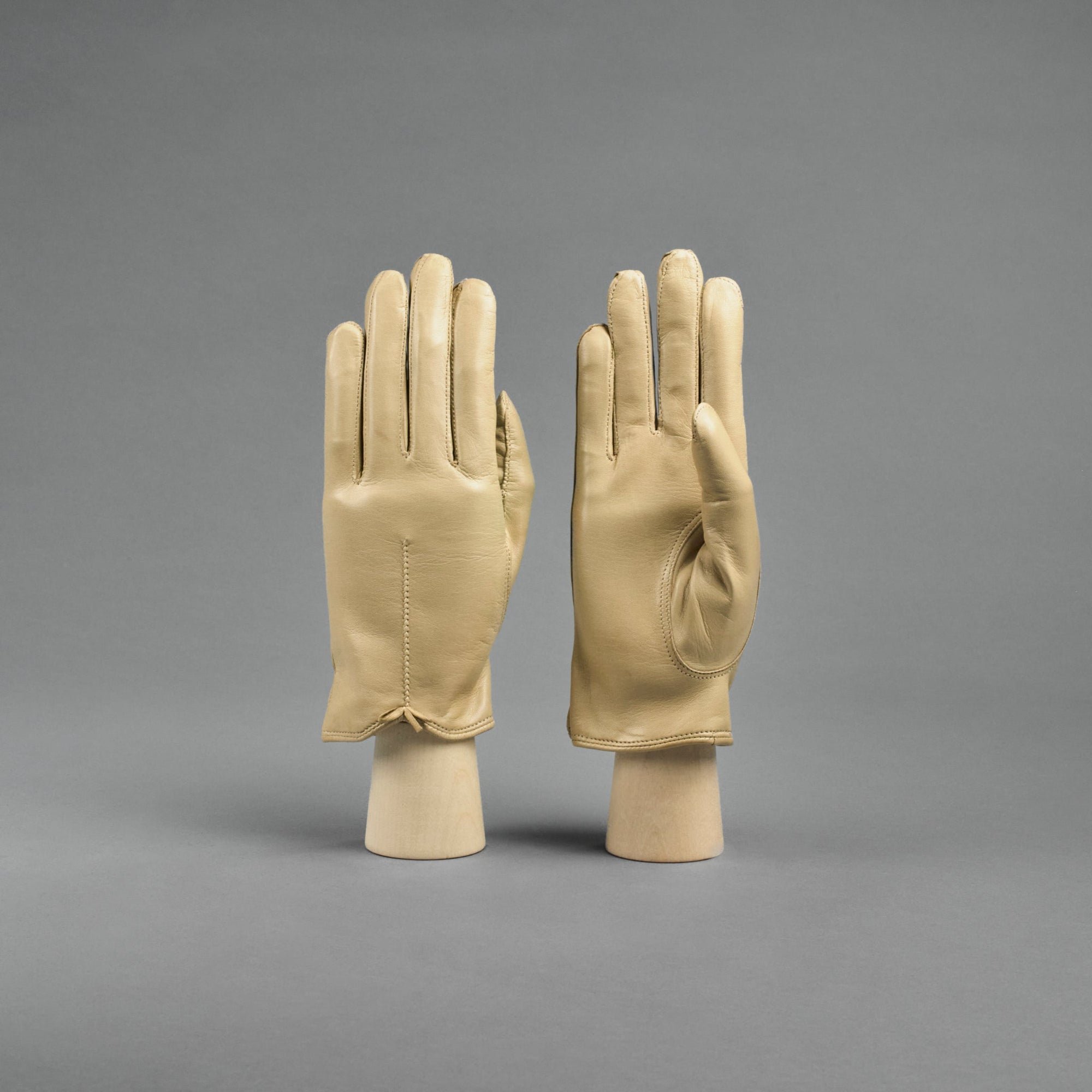 Ladies Gloves from Beige Hair Sheep Nappa lined with Silk