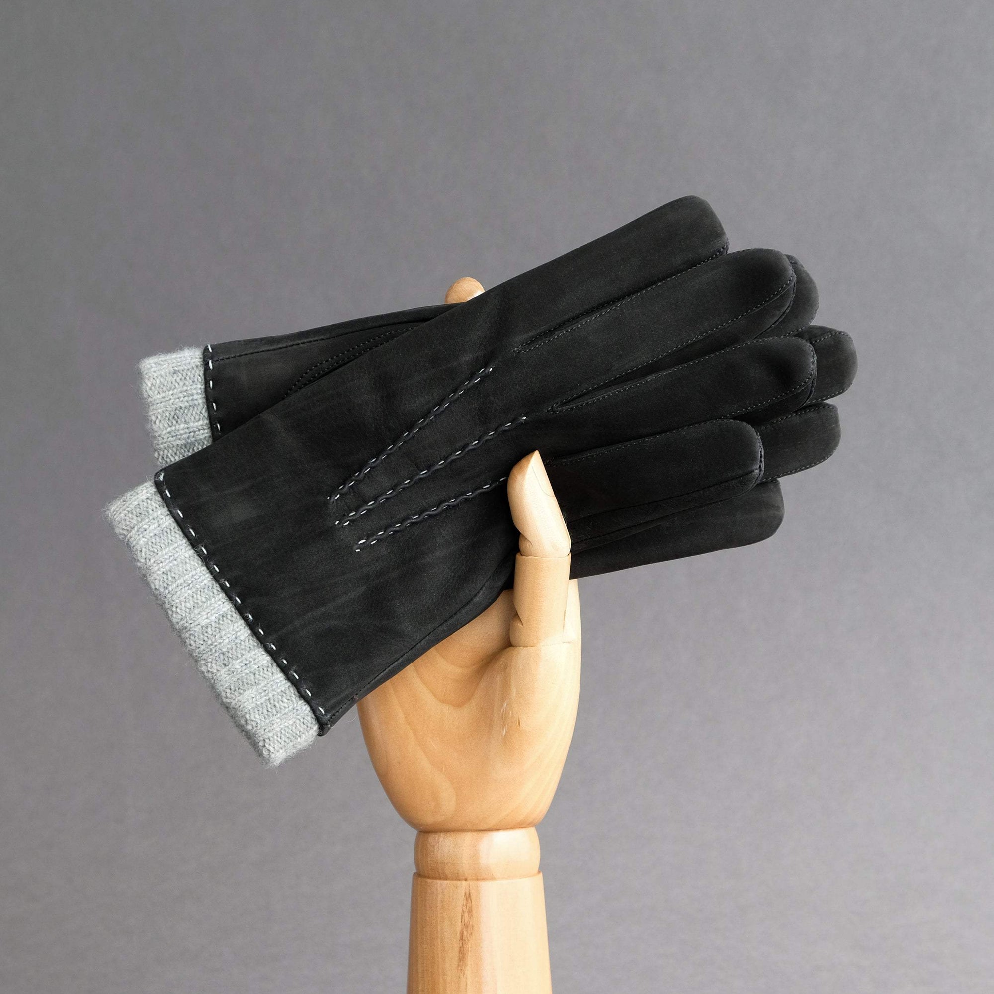 Gentlemen's Gloves from Black Goatskin Nubuck with Cashmere Lining - TR Handschuhe Wien - Thomas Riemer Handmade Gloves