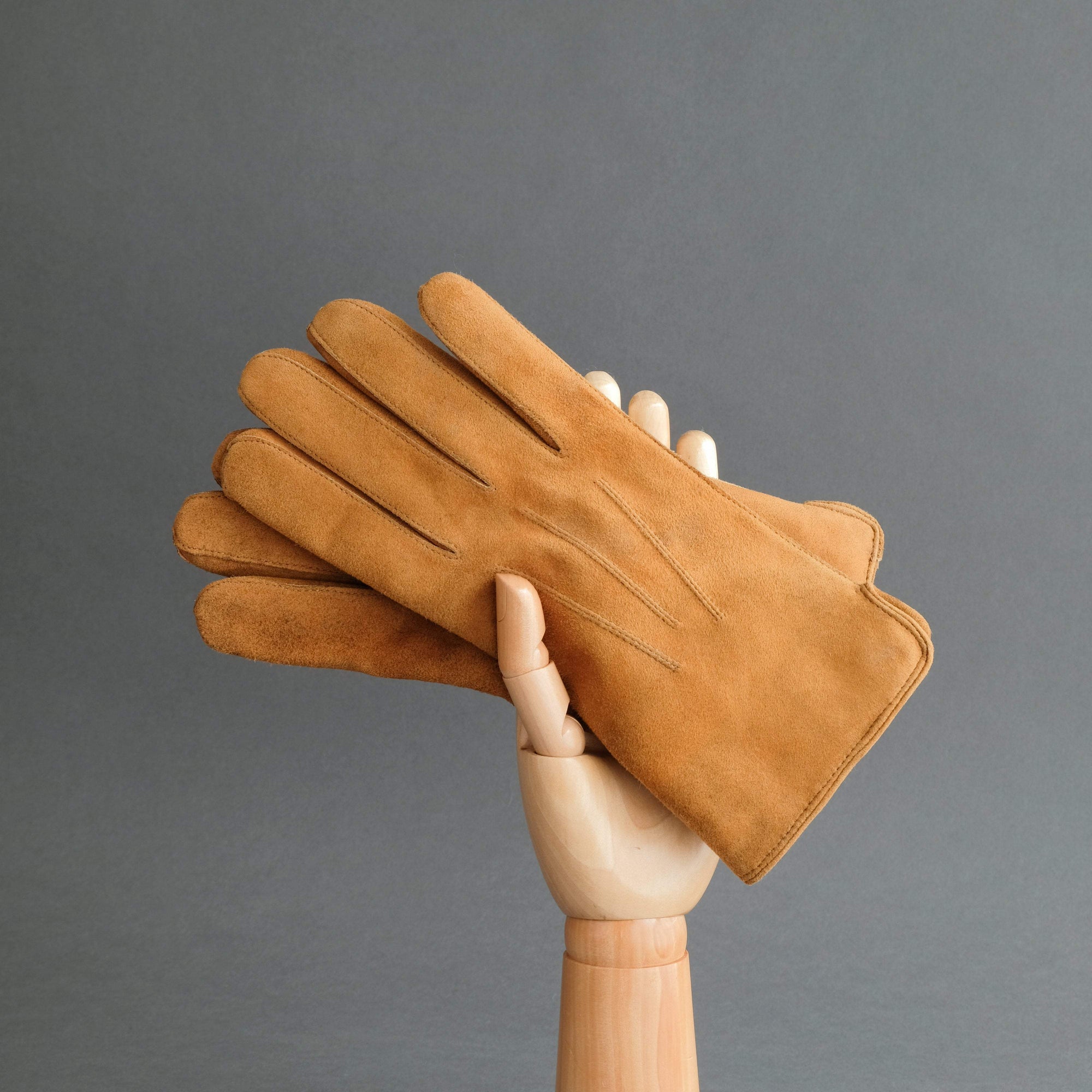 Gentlemen's Gloves from Cognac Goatskin Lined with Cashmere - TR Handschuhe Wien - Thomas Riemer Handmade Gloves