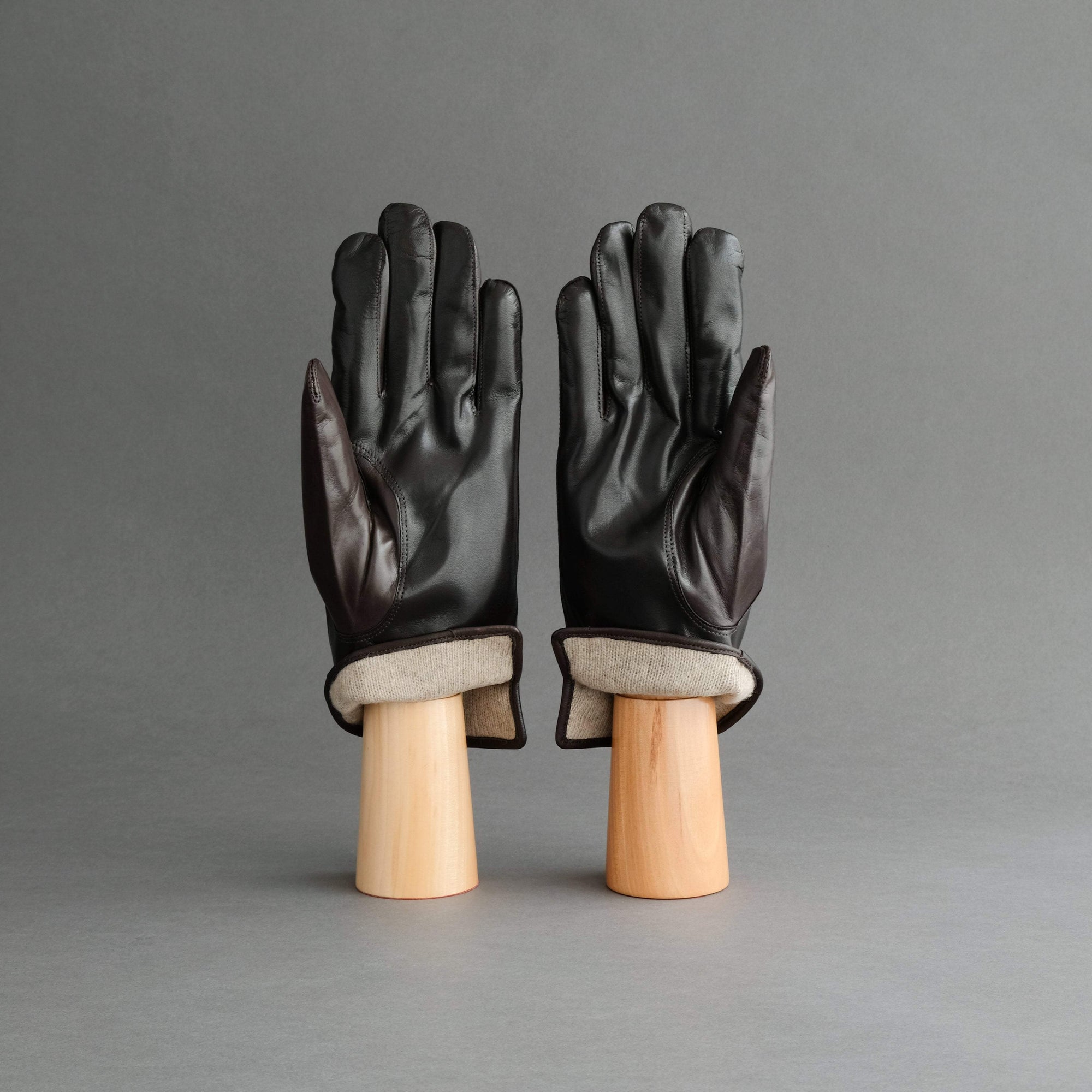 Gentlemen's Gloves from Dark Brown Hair Sheep Nappa Lined with Cashmere - TR Handschuhe Wien - Thomas Riemer Handmade Gloves