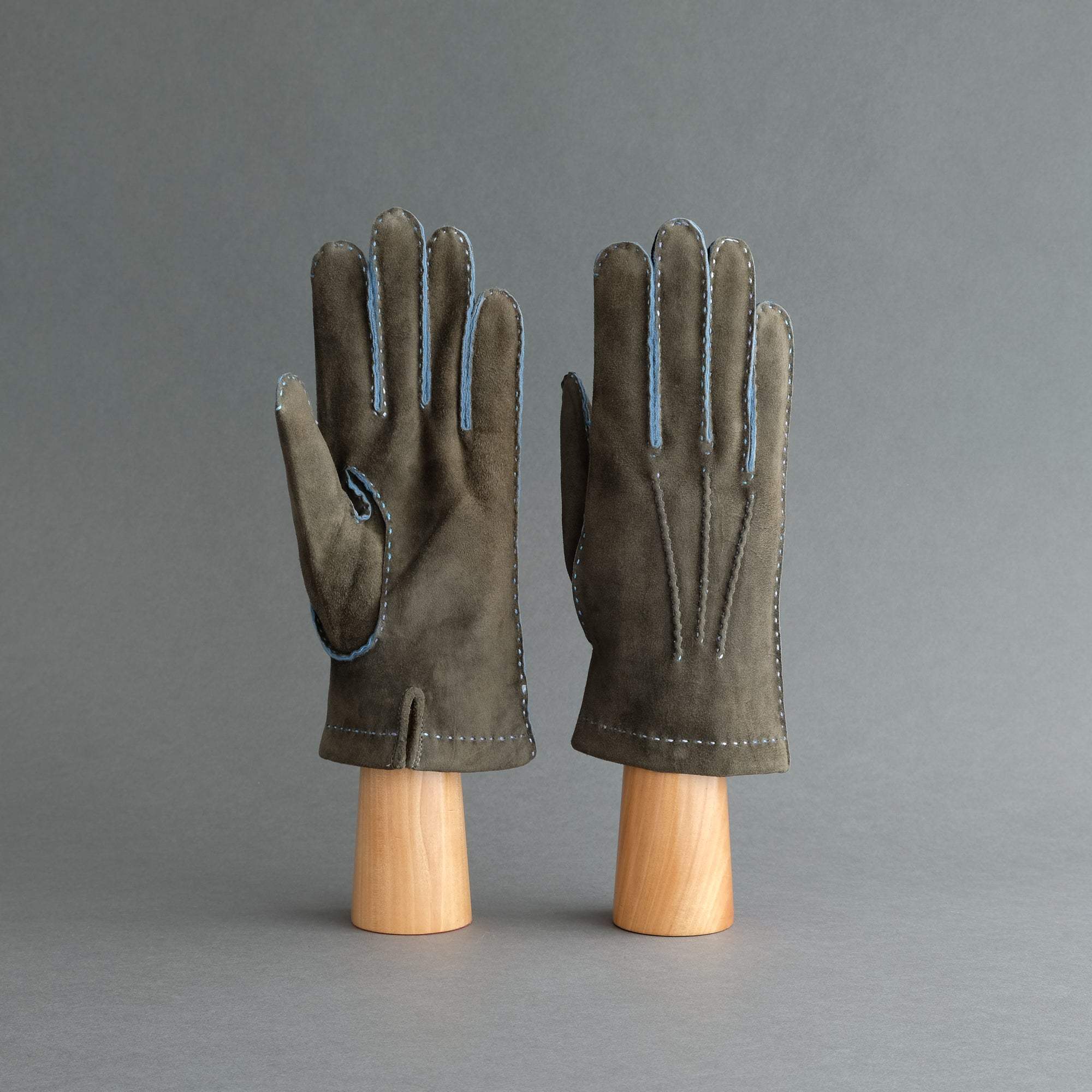 Gentlemen's Gloves from Green Goatskin Lined with Cashmere - TR Handschuhe Wien - Thomas Riemer Handmade Gloves