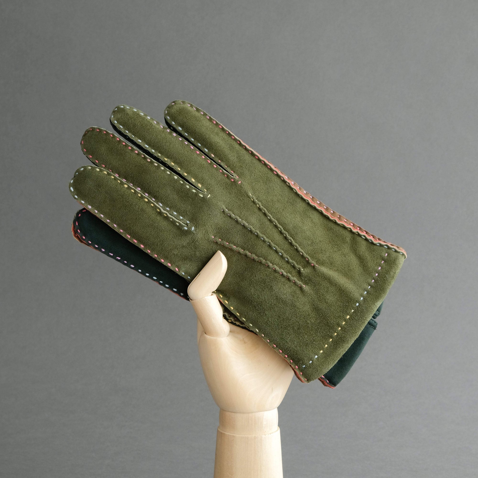 Gentlemen's Gloves from Green Goatskin Lined with Cashmere - TR Handschuhe Wien - Thomas Riemer Handmade Gloves