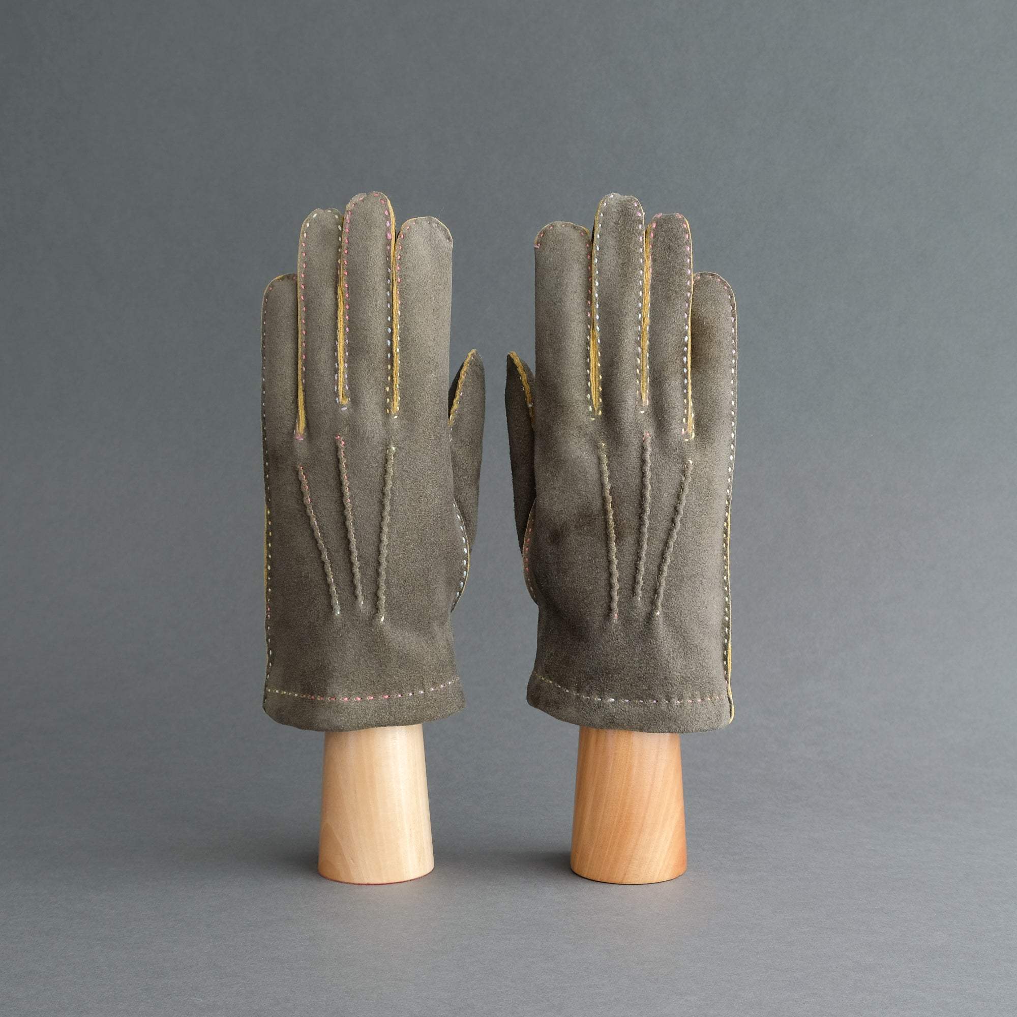 Gentlemen's Gloves from Grey Goatskin Lined with Cashmere - TR Handschuhe Wien - Thomas Riemer Handmade Gloves