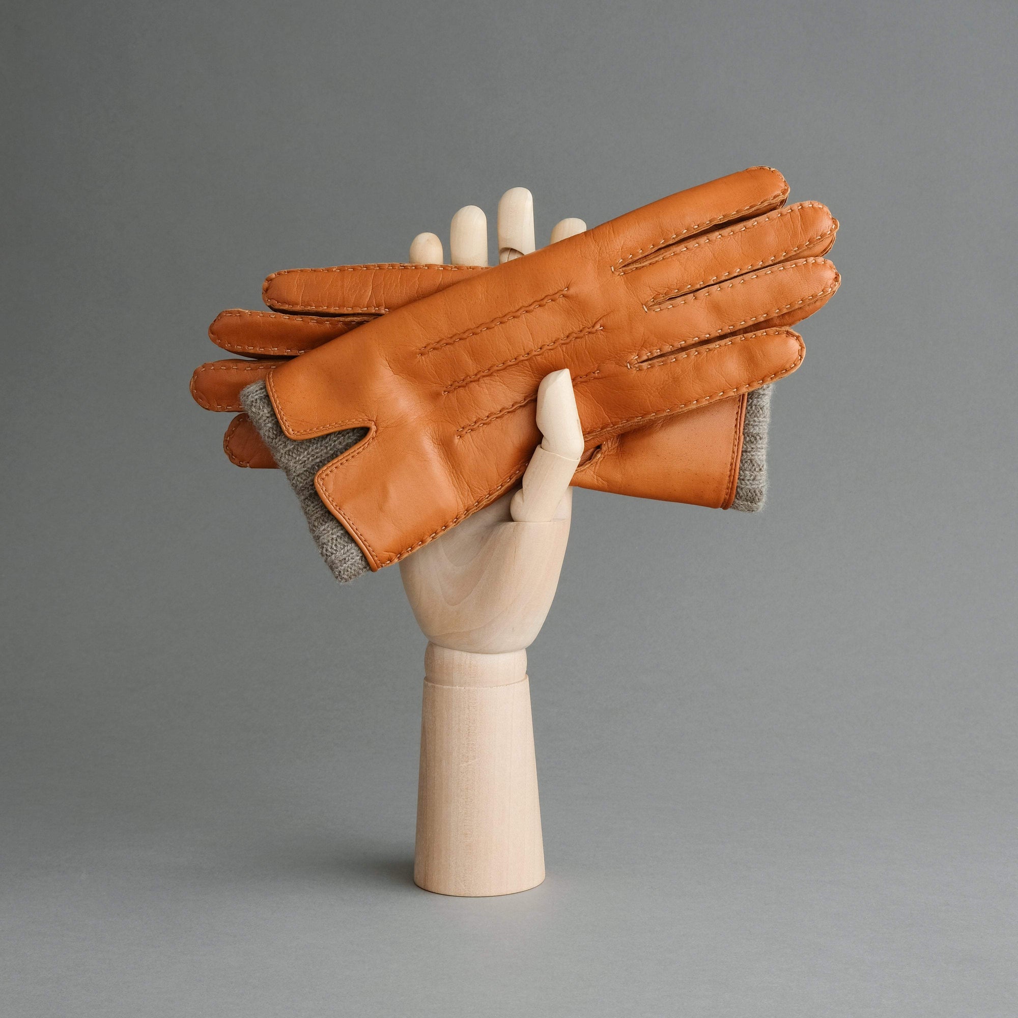 Gentlemen's Gloves from Hair Sheep Nappa Lined with Cashmere - TR Handschuhe Wien - Thomas Riemer Handmade Gloves