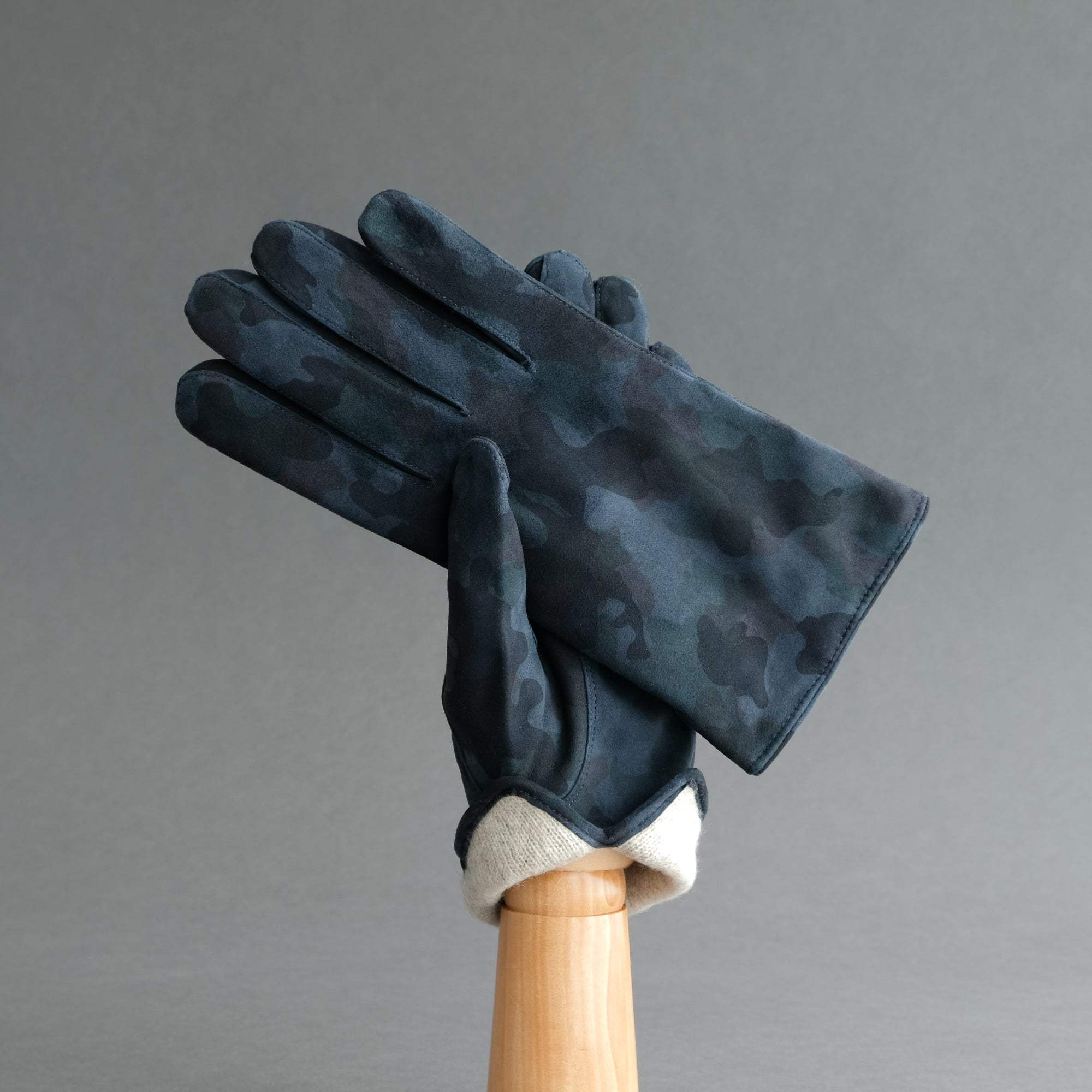 Gentlemen's Gloves from Military Navy Goatskin Lined with Cashmere - TR Handschuhe Wien - Thomas Riemer Handmade Gloves