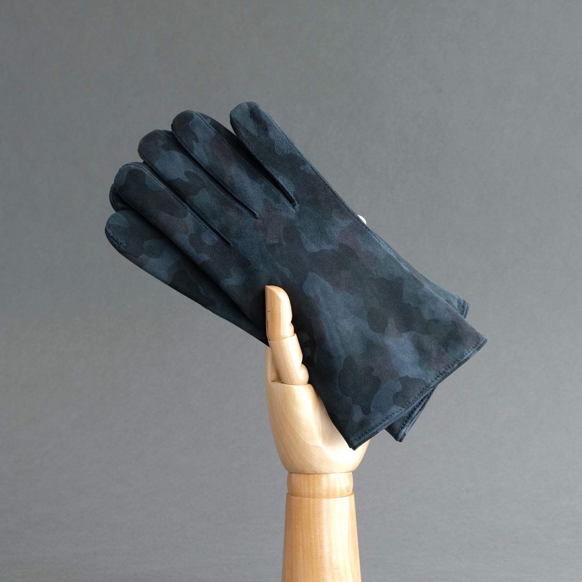 Gentlemen's Gloves from Military Navy Goatskin Lined with Cashmere - TR Handschuhe Wien - Thomas Riemer Handmade Gloves