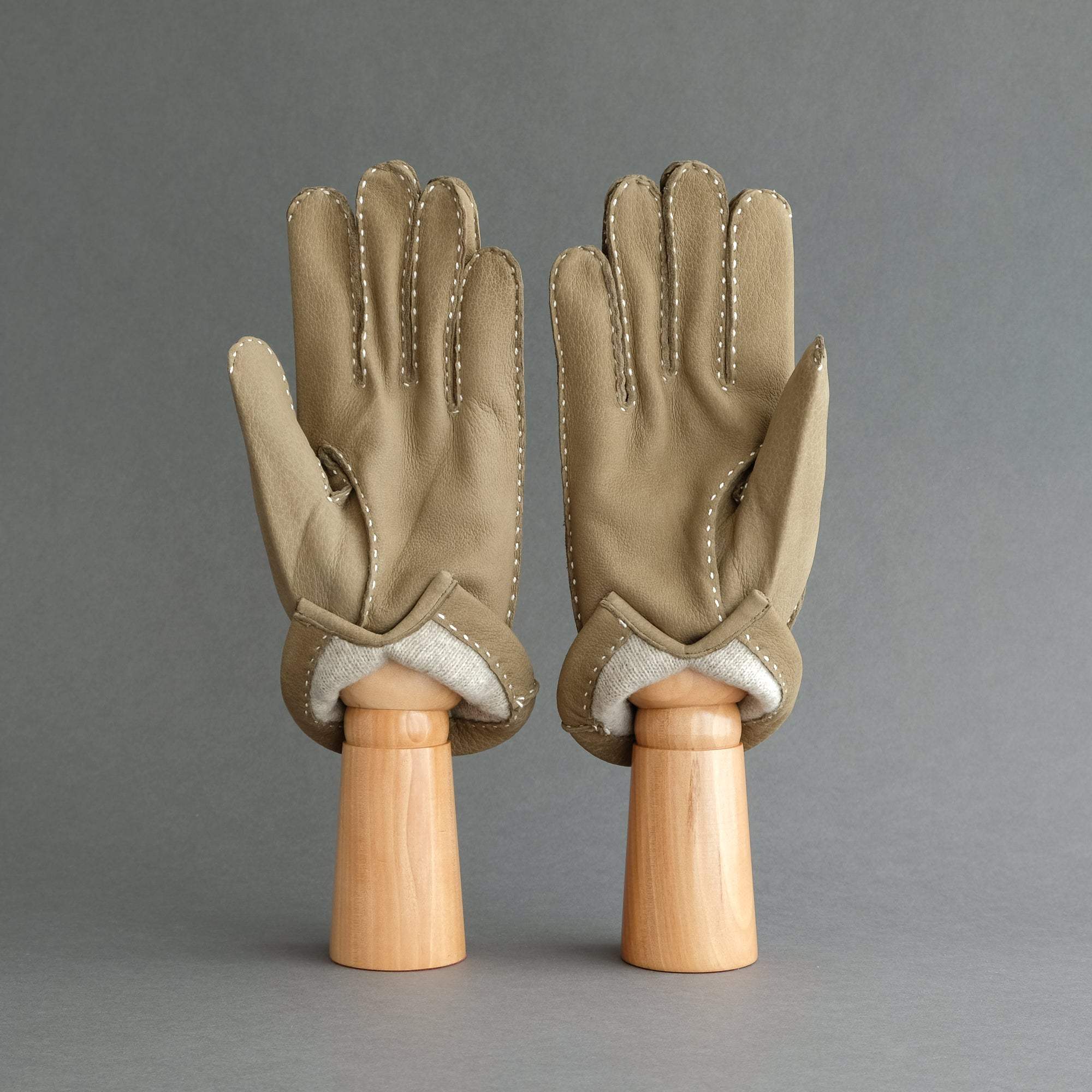 Gentlemen&#39;s Gloves from Spinach Calfskin Lined with Cashmere - TR Handschuhe Wien - Thomas Riemer Handmade Gloves