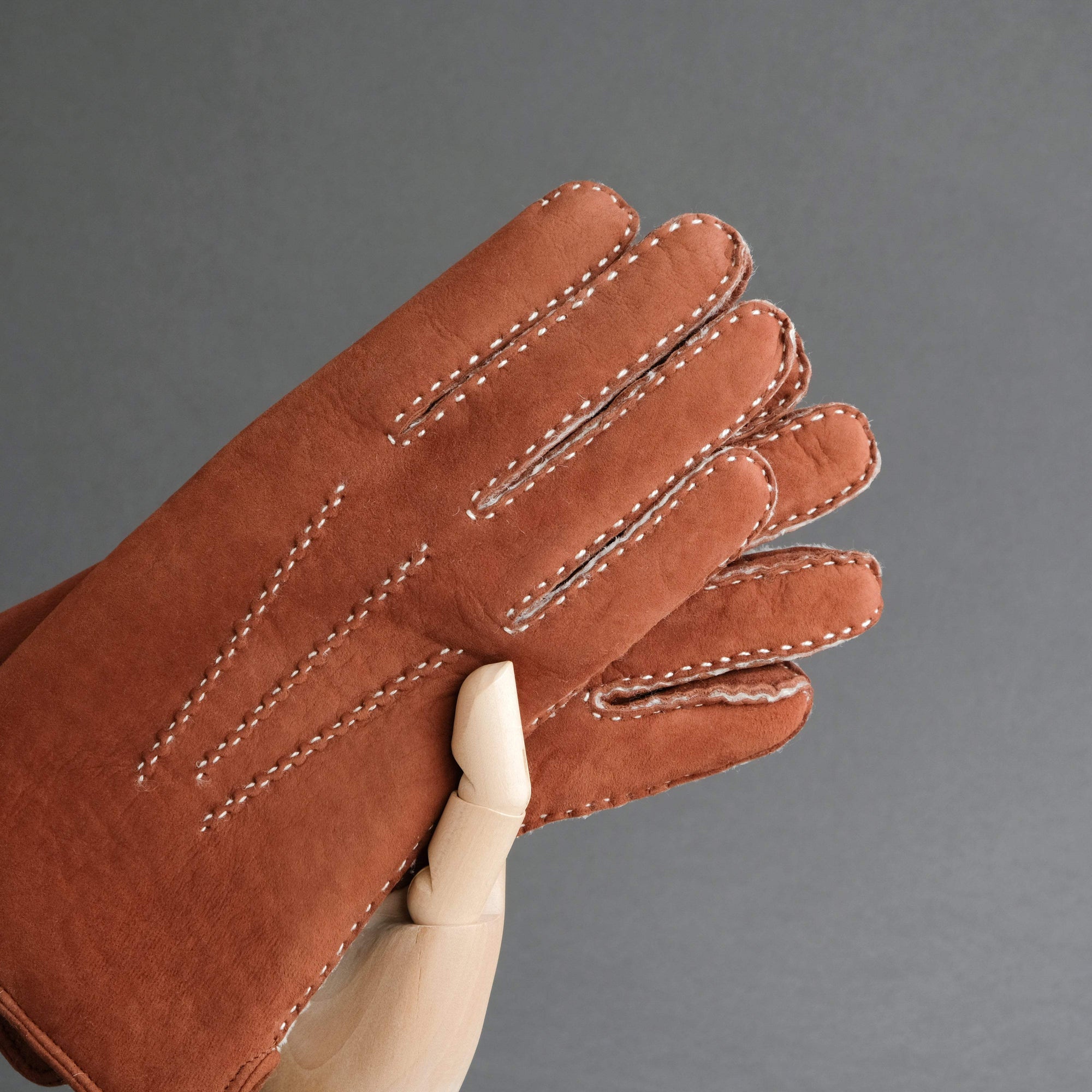 Gentlemen's Hand Sewn Gloves From Rust Curly Lambskin - TR Handschuhe Wien - Thomas Riemer Handmade Gloves