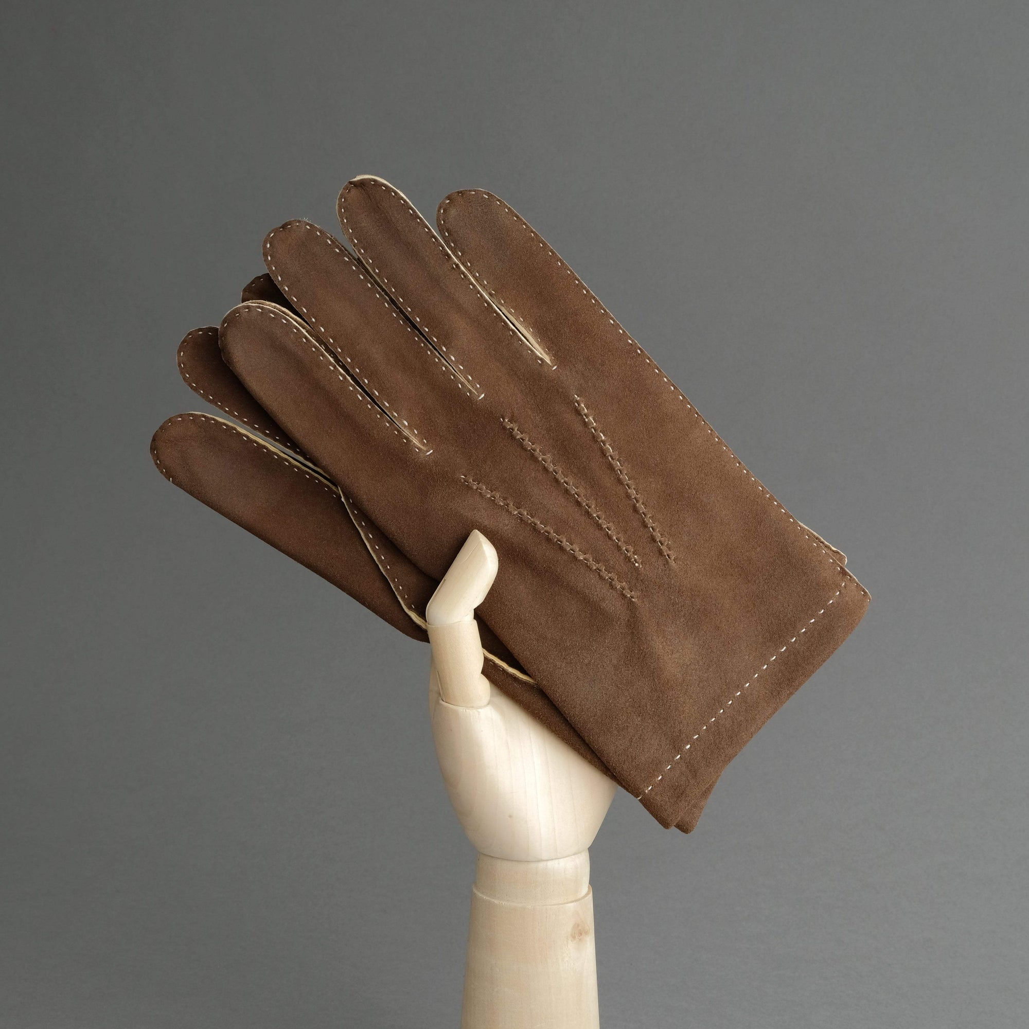 Gentlemen's Hand Sewn Unlined Gloves from Brown Doeskin - TR Handschuhe Wien - Thomas Riemer Handmade Gloves