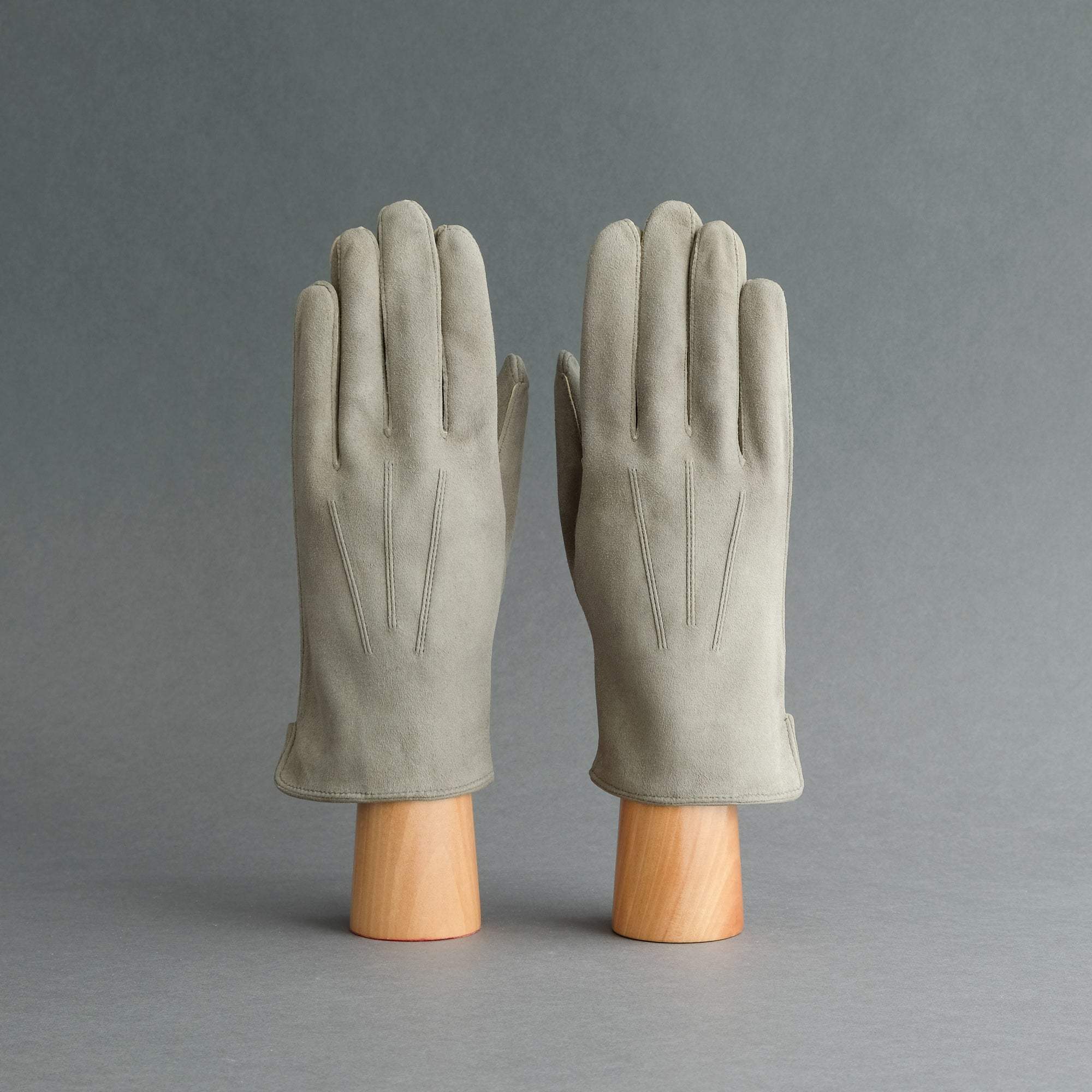 Gentlemen&#39;s Unlined Gloves from Grey Doeskin - TR Handschuhe Wien - Thomas Riemer Handmade Gloves