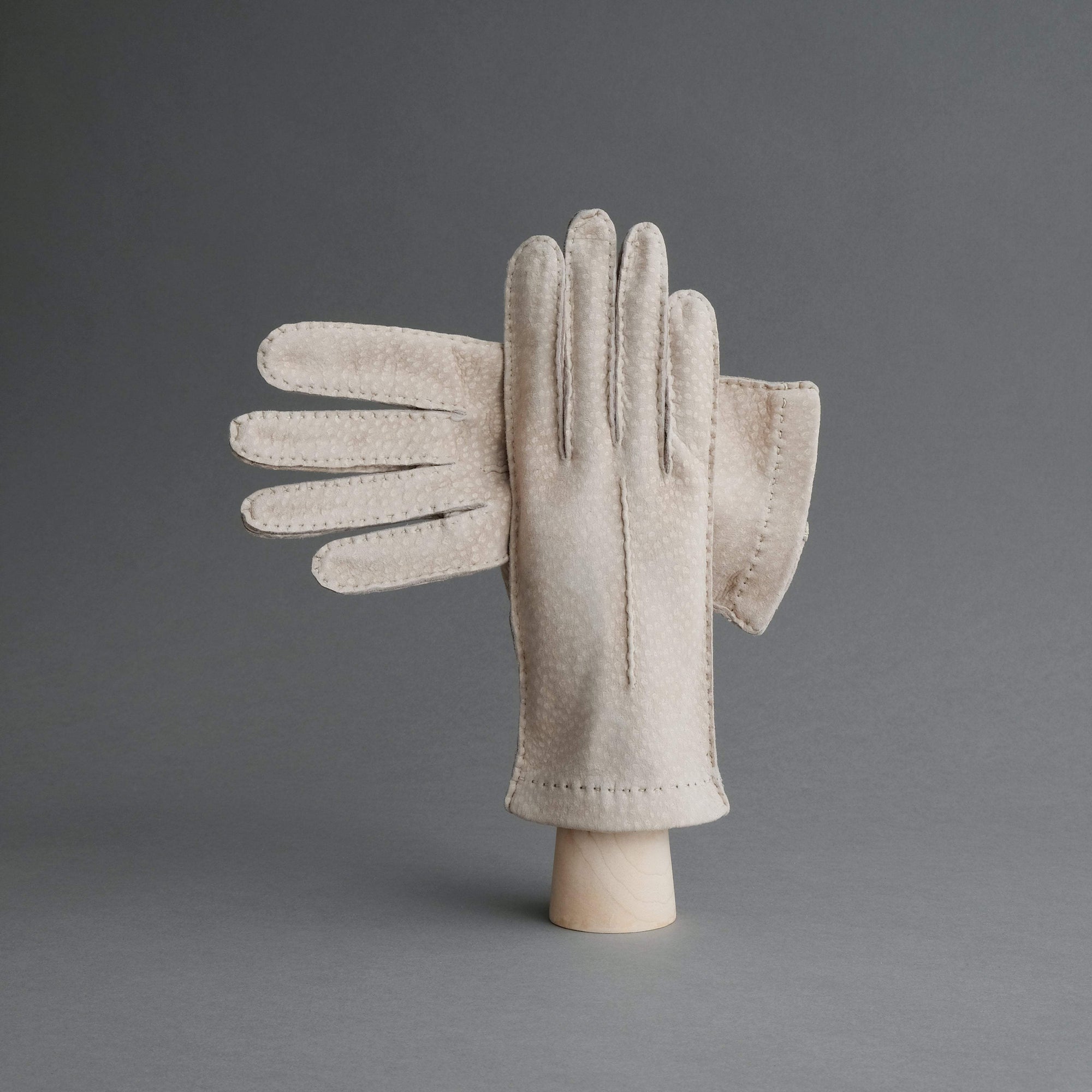 Ladies Dress Gloves from Beige Carpincho Leather - TR Handschuhe Wien - Thomas Riemer Handmade Gloves