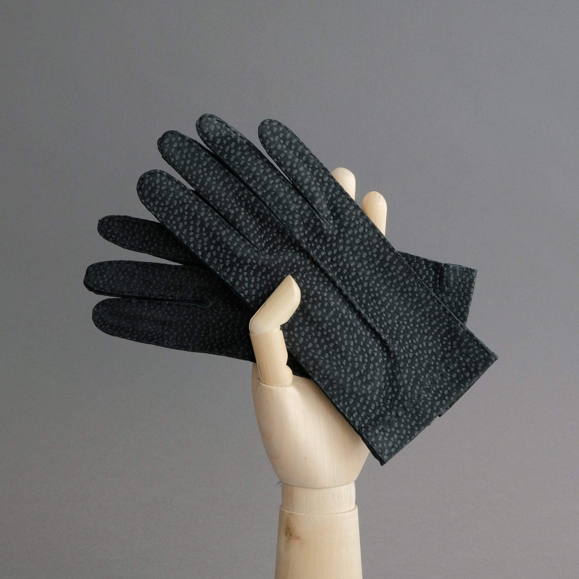 Ladies Dress Gloves from Grey Carpincho Leather - TR Handschuhe Wien - Thomas Riemer Handmade Gloves