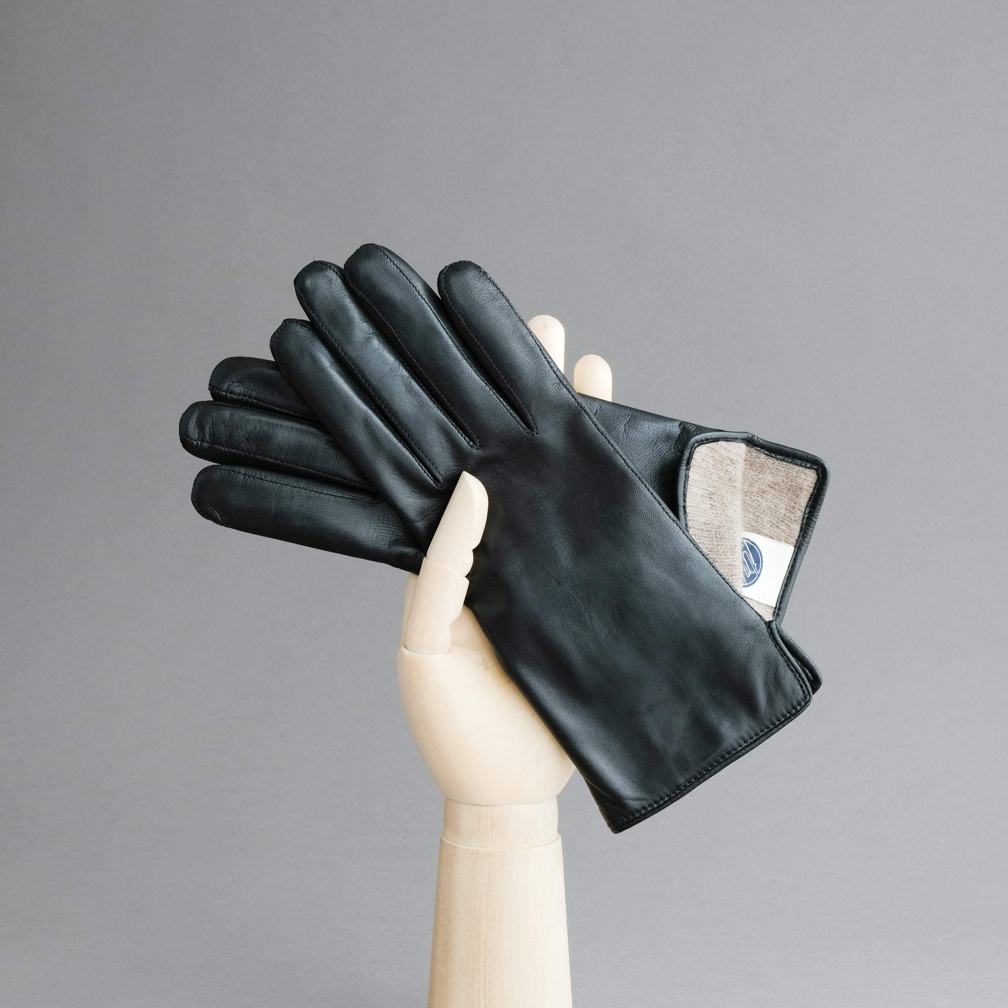 Ladies Gloves from Black Hair Sheep Nappa lined with Cashmere - TR Handschuhe Wien - Thomas Riemer Handmade Gloves