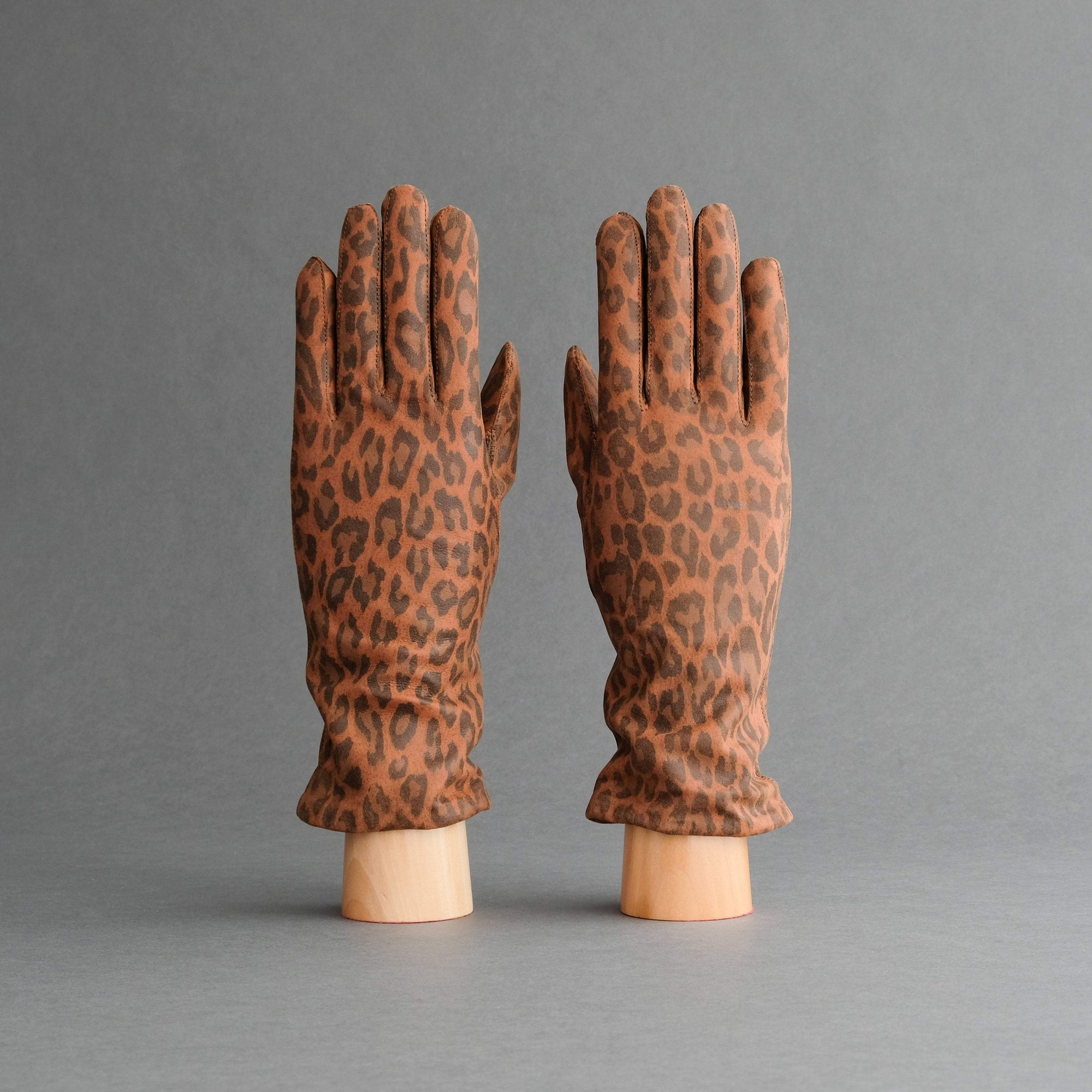 Ladies Gloves from Hair Sheep Nappa In Leopard Print - TR Handschuhe Wien - Thomas Riemer Handmade Gloves