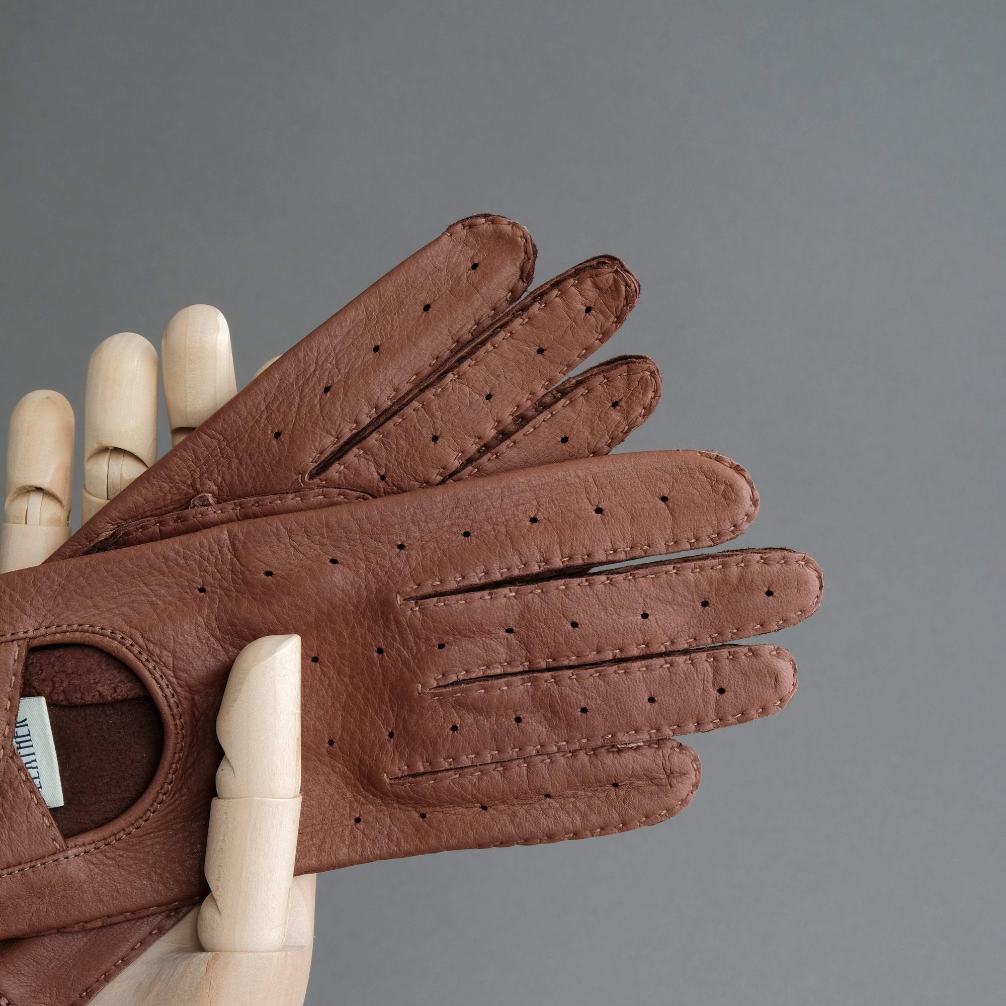 Ladies Unlined Driving Gloves From Brown Deerskin - TR Handschuhe Wien - Thomas Riemer Handmade Gloves