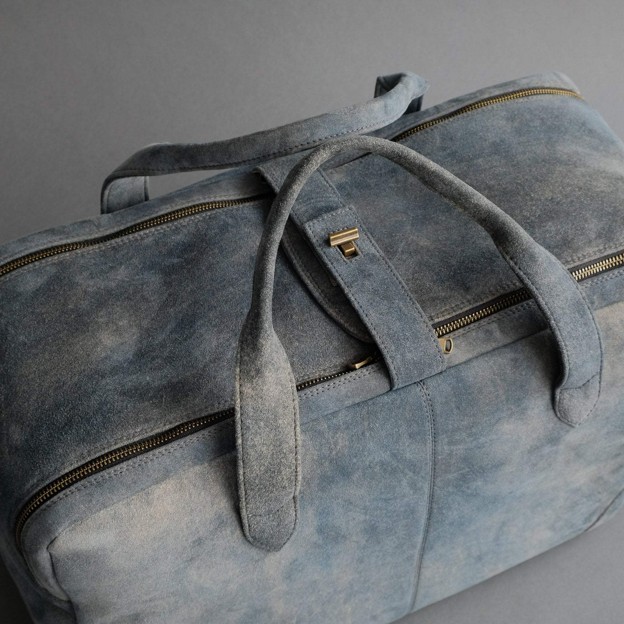 Weekender From Jeans Blue Goatskin Suede - TR Handschuhe Wien - Thomas Riemer Handmade Gloves