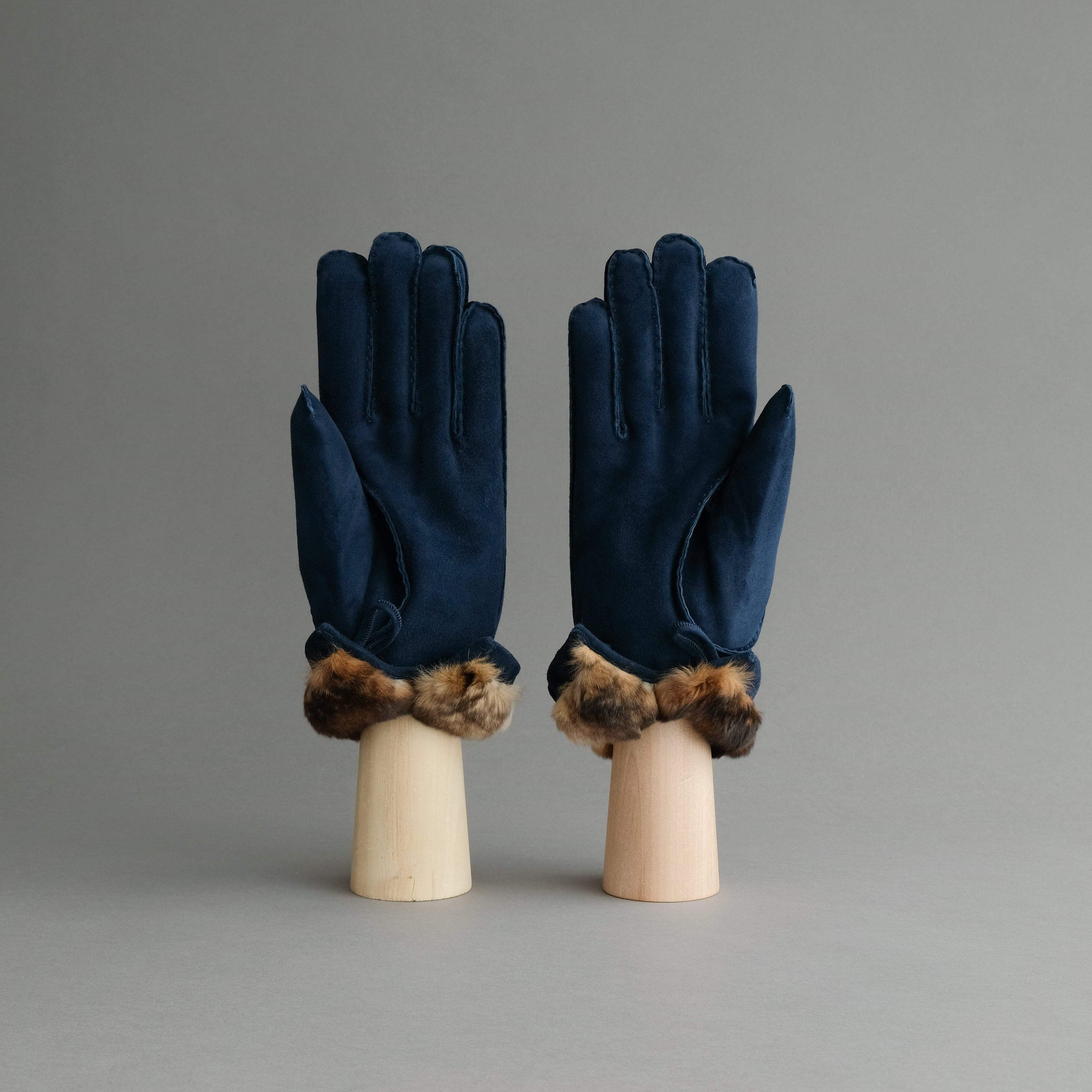 Gentlemen&#39;s Buttoned Gloves from Dark Blue Reindeer Suede Lined with Orylag Fur - TR Handschuhe Wien - Thomas Riemer Handmade Gloves