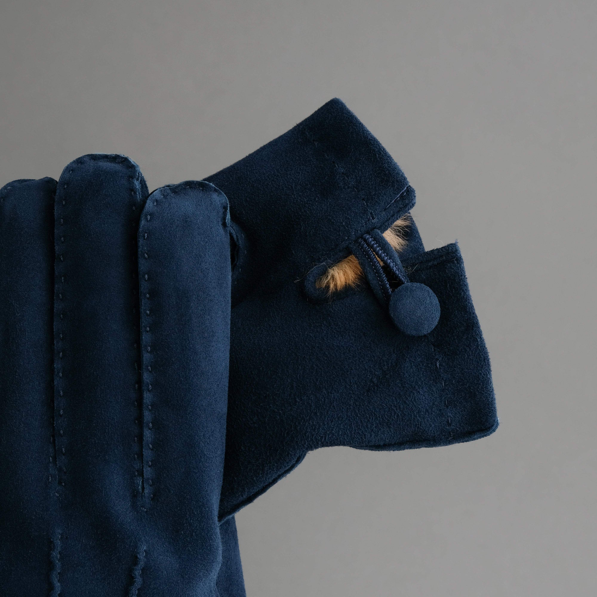 Gentlemen's Buttoned Gloves from Dark Blue Reindeer Suede Lined with Orylag Fur - TR Handschuhe Wien - Thomas Riemer Handmade Gloves