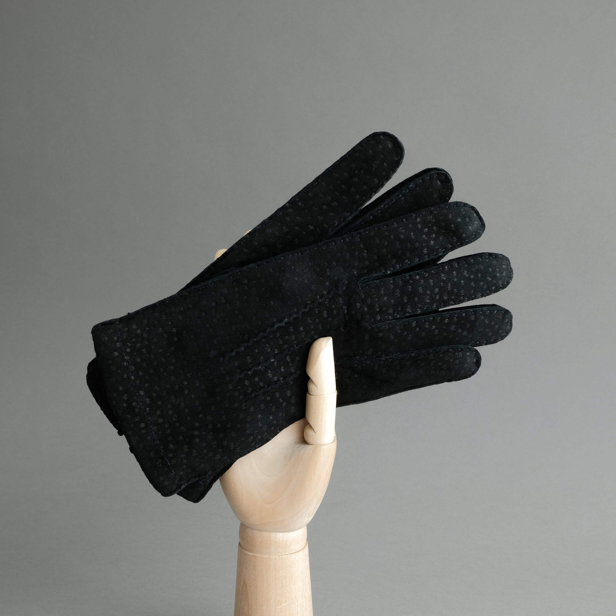 Gentlemen&#39;s Gloves from Black Carpincho Leather Lined With Cashmere - TR Handschuhe Wien - Thomas Riemer Handmade Gloves