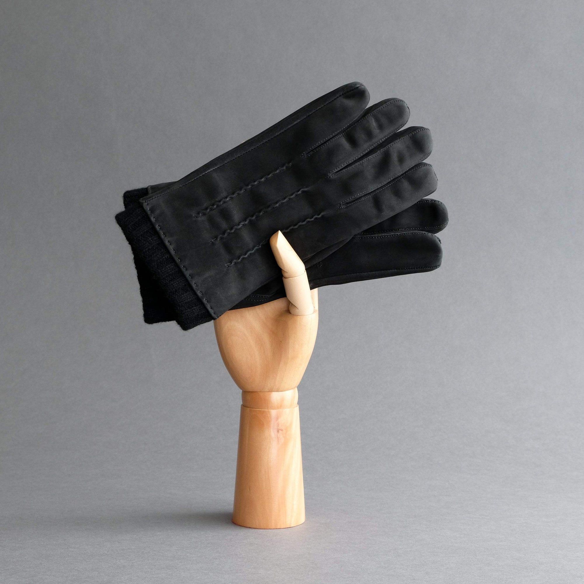 Gentlemen&#39;s Gloves from Black Goatskin Nubuck with Cashmere Lining - TR Handschuhe Wien - Thomas Riemer Handmade Gloves