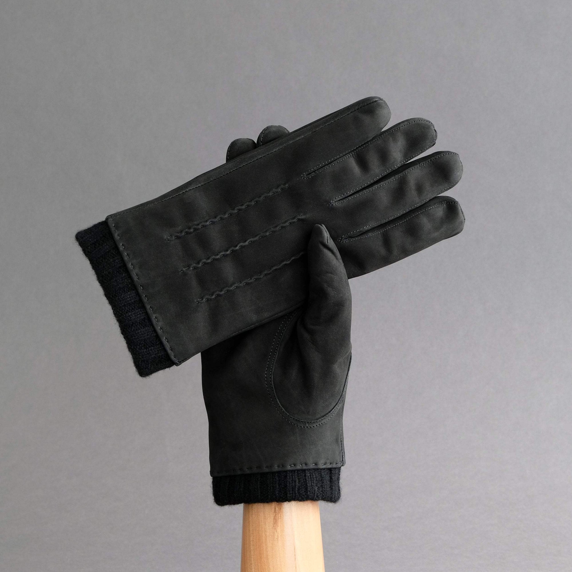 Gentlemen&#39;s Gloves from Black Goatskin Nubuck with Cashmere Lining - TR Handschuhe Wien - Thomas Riemer Handmade Gloves