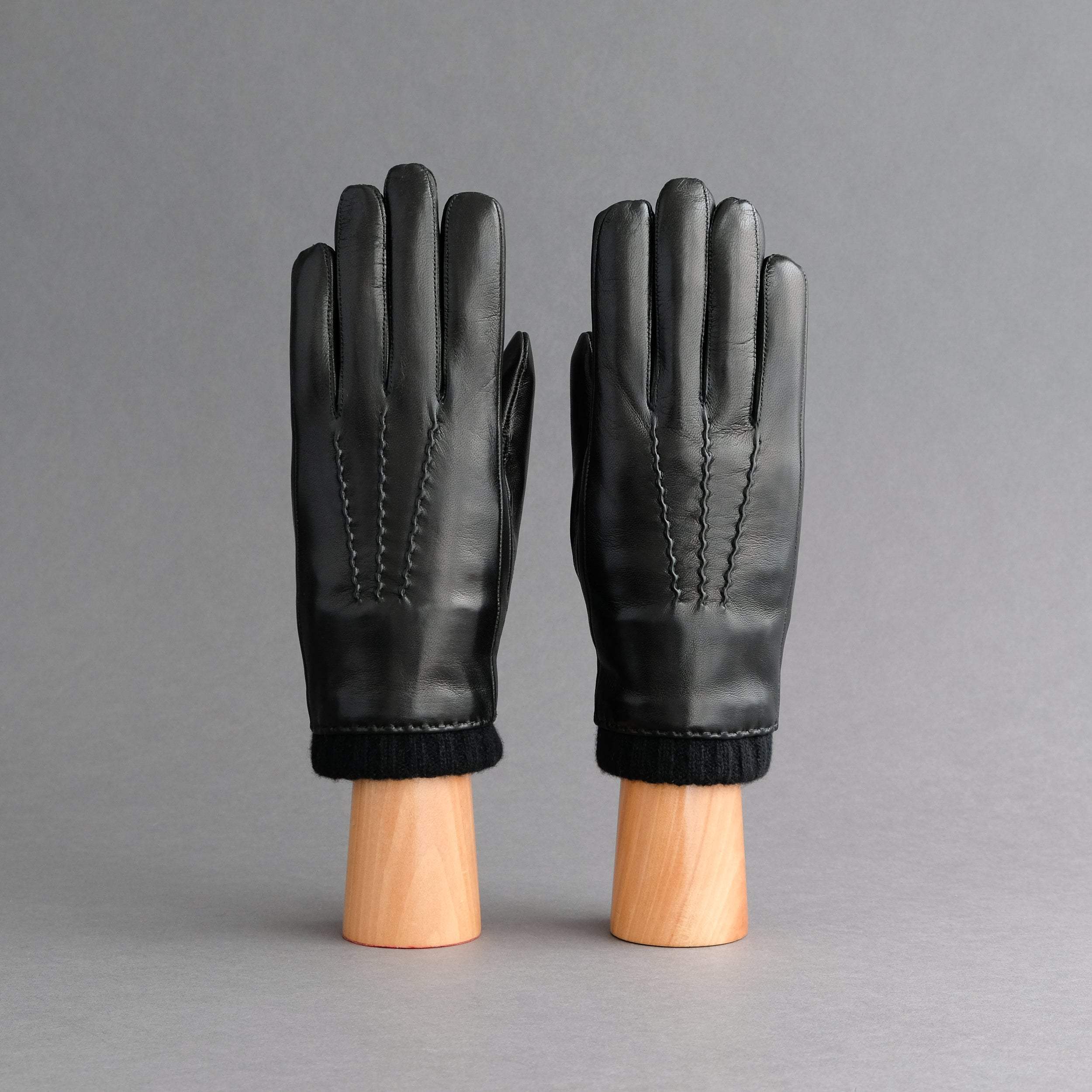 Gentlemen's Gloves from Black Hair Sheep Nappa Lined With Cashmere - TR Handschuhe Wien - Thomas Riemer Handmade Gloves