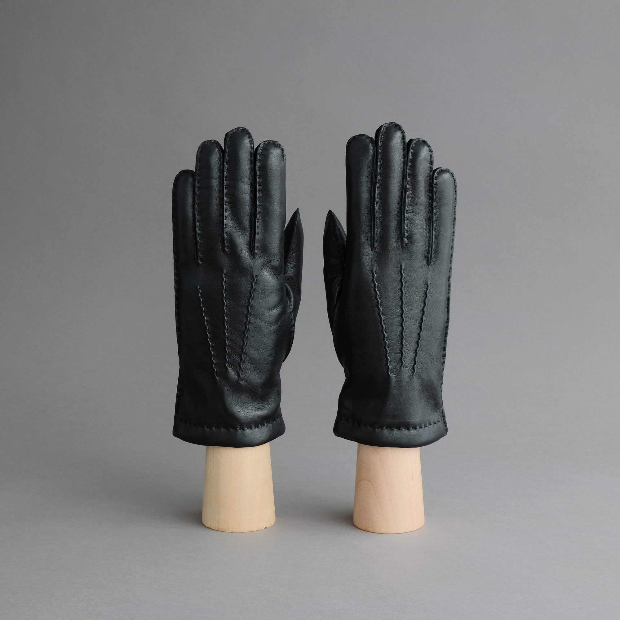 Gentlemen's Gloves from Black Hair Sheep Nappa Lined with Cashmere - TR Handschuhe Wien - Thomas Riemer Handmade Gloves