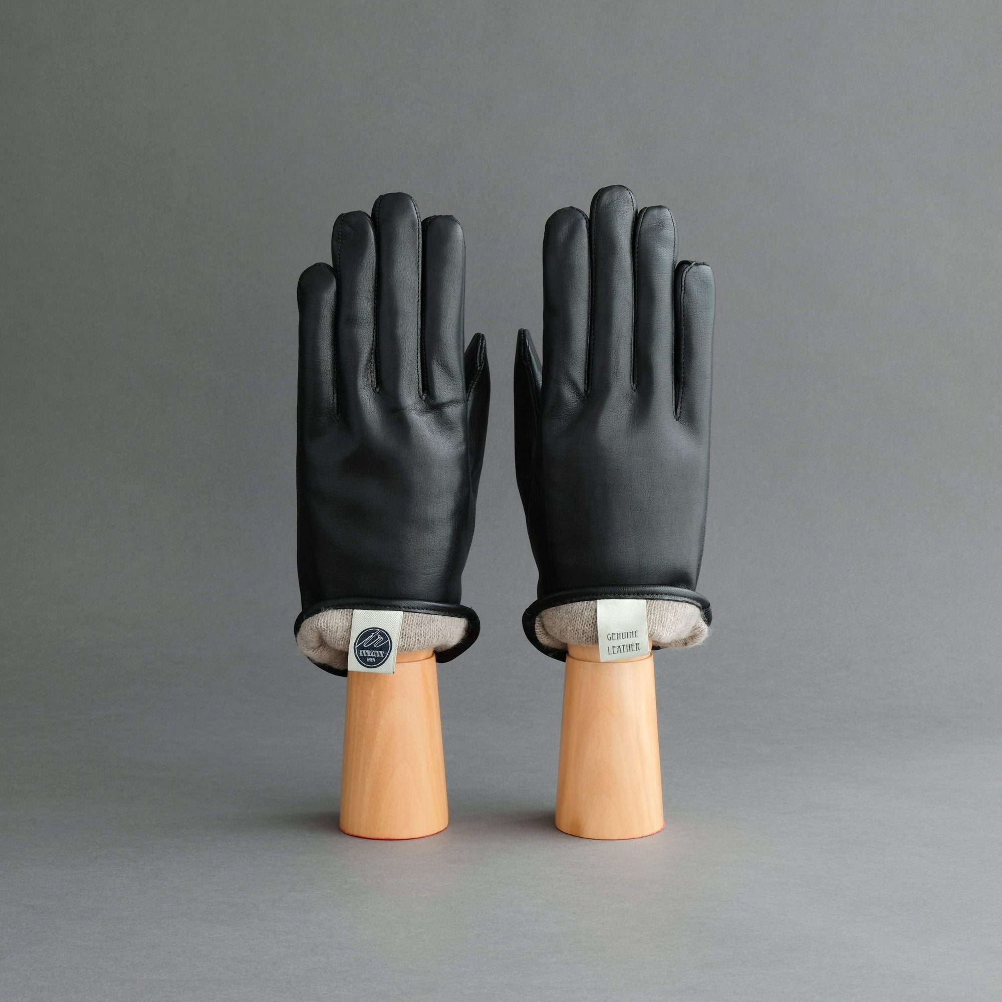 Gentlemen's Gloves from Black Hair Sheep Nappa Lined with Cashmere - TR Handschuhe Wien - Thomas Riemer Handmade Gloves