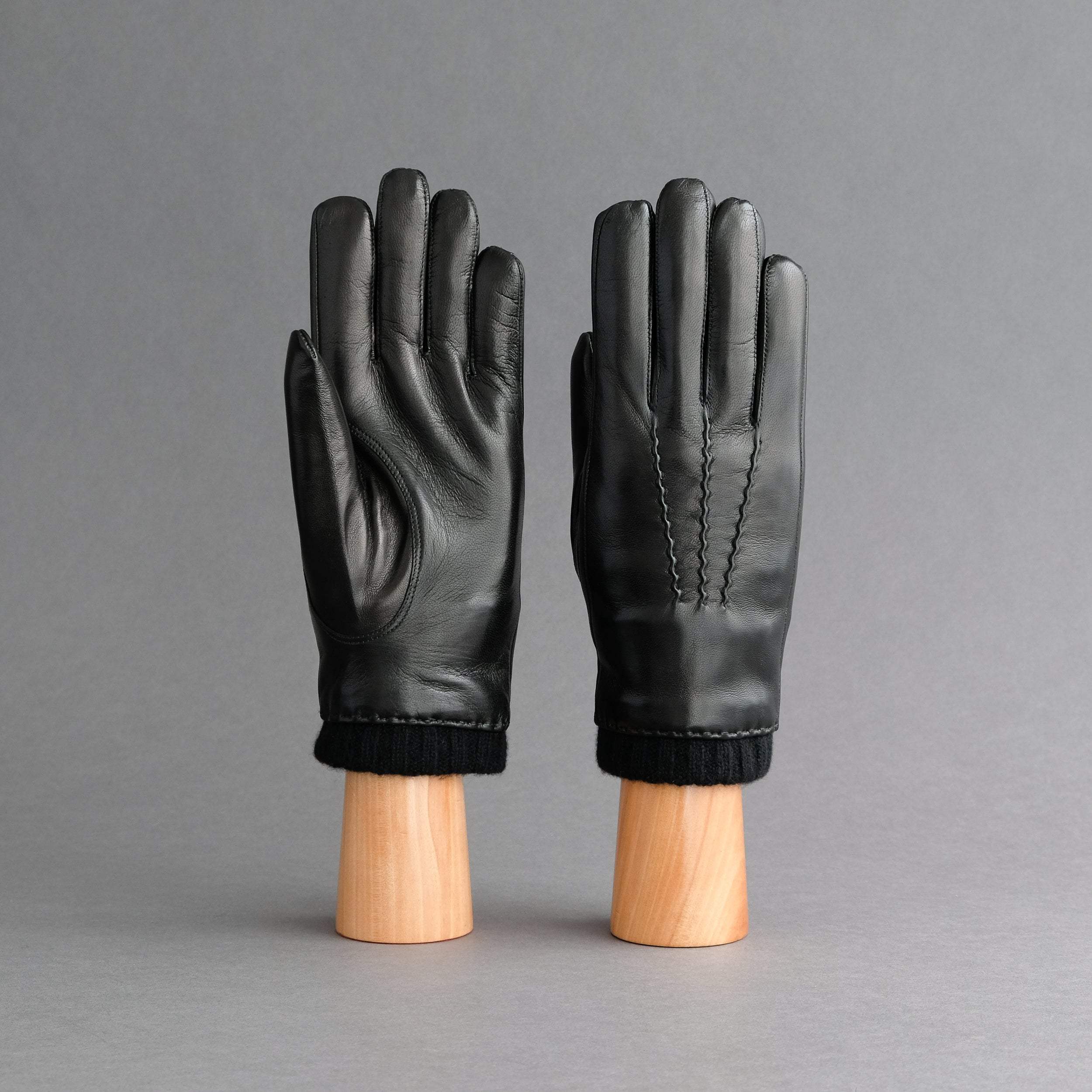 Gentlemen&#39;s Gloves from Black Hair Sheep Nappa Lined With Cashmere - TR Handschuhe Wien - Thomas Riemer Handmade Gloves