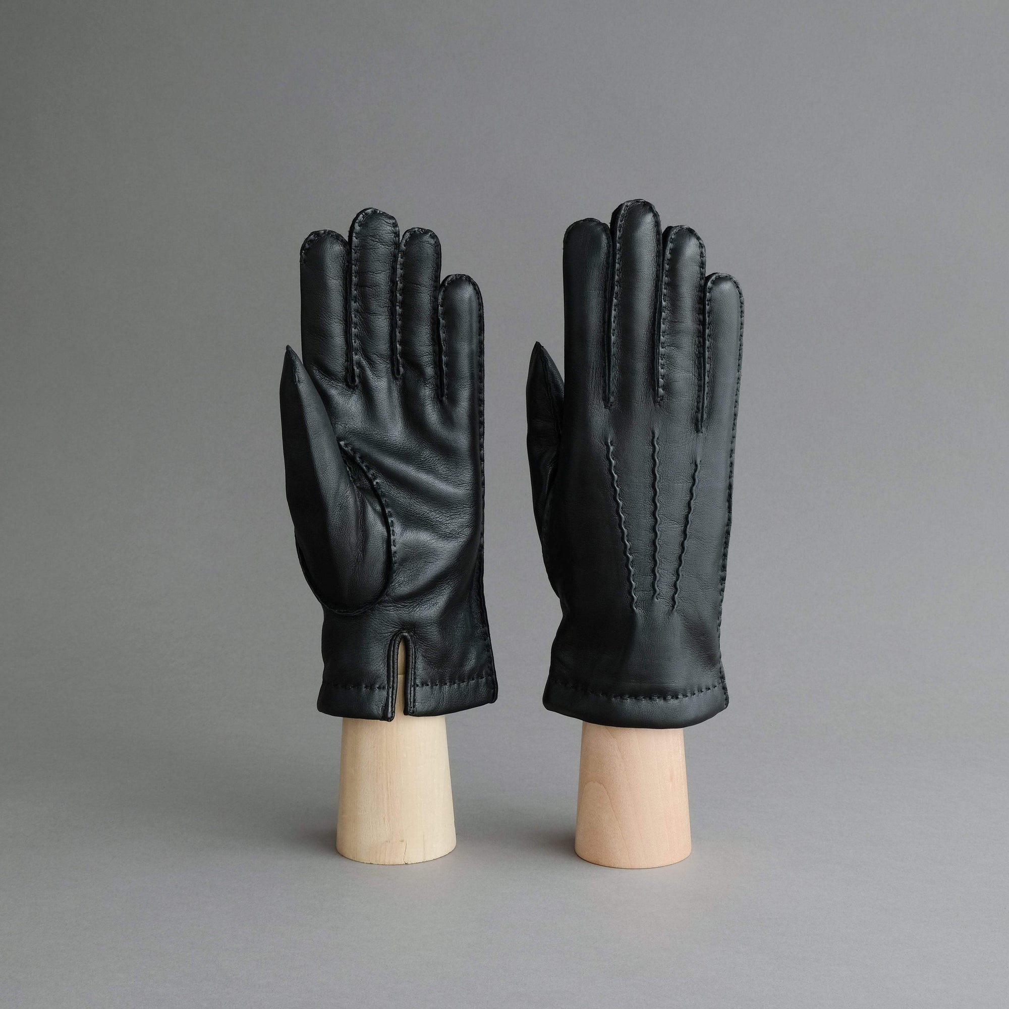 Gentlemen&#39;s Gloves from Black Hair Sheep Nappa Lined with Cashmere - TR Handschuhe Wien - Thomas Riemer Handmade Gloves