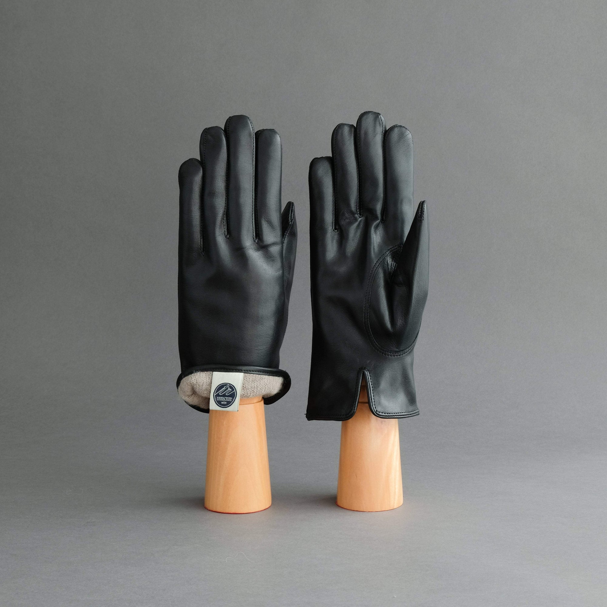 Gentlemen&#39;s Gloves from Black Hair Sheep Nappa Lined with Cashmere - TR Handschuhe Wien - Thomas Riemer Handmade Gloves