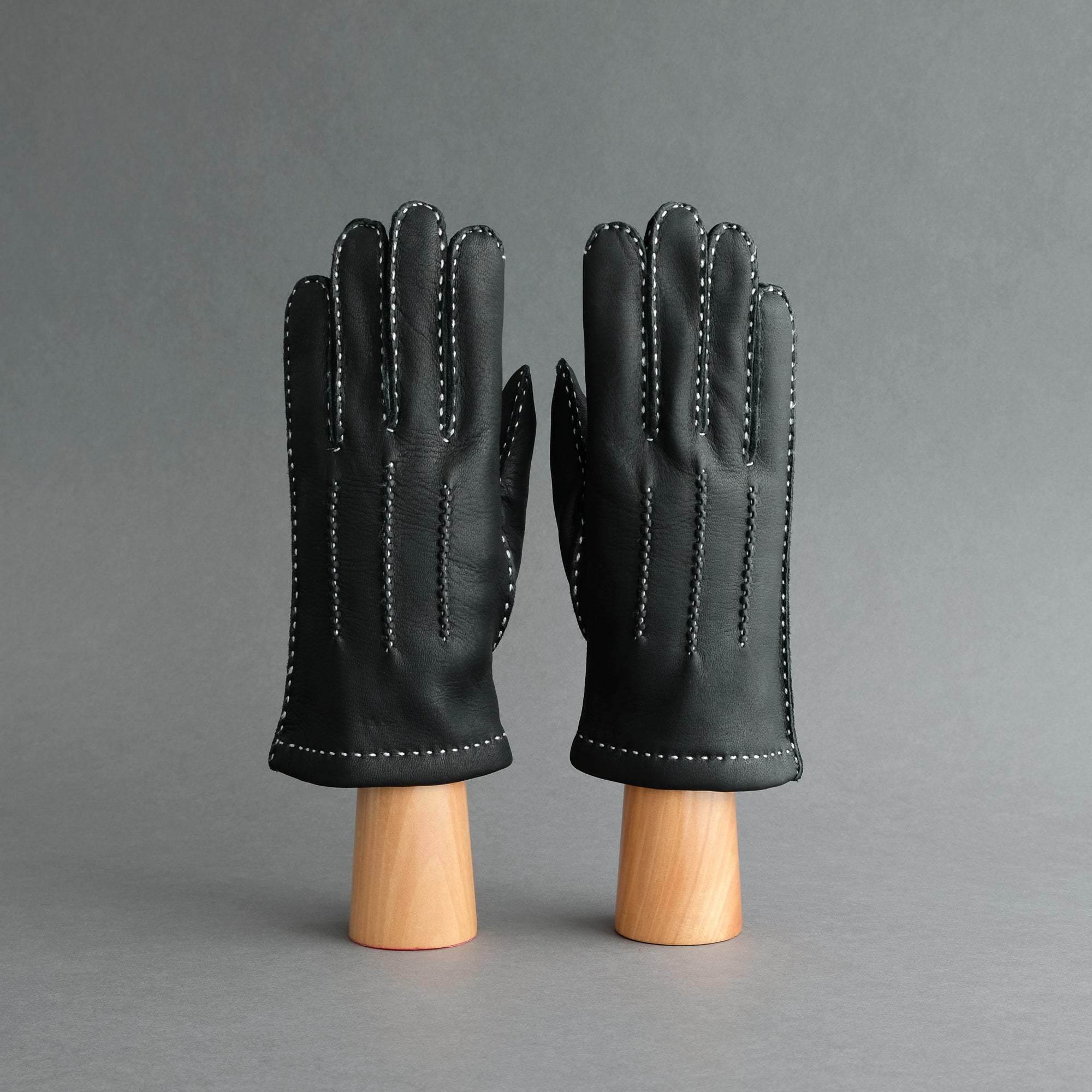 Gentlemen&#39;s Gloves from Black New Zealand Deerskin Lined with Cashmere - TR Handschuhe Wien - Thomas Riemer Handmade Gloves