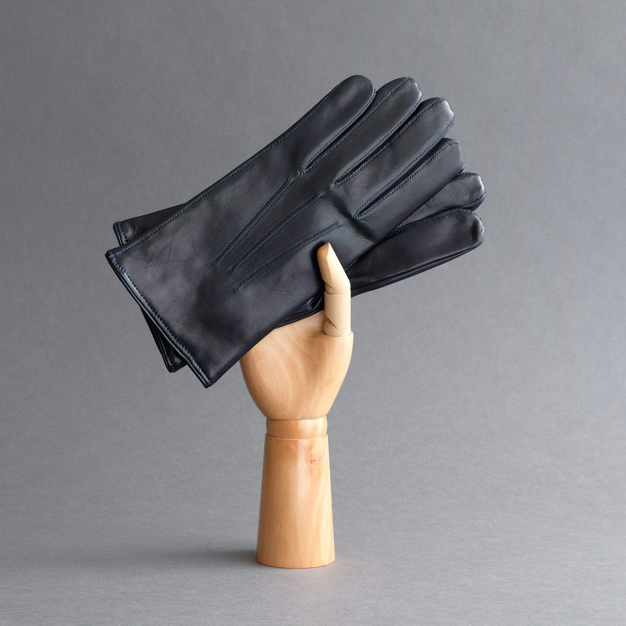 Gentlemen's Gloves from Blue Hair Sheep Nappa Lined with Purple Cashmere - TR Handschuhe Wien - Thomas Riemer Handmade Gloves