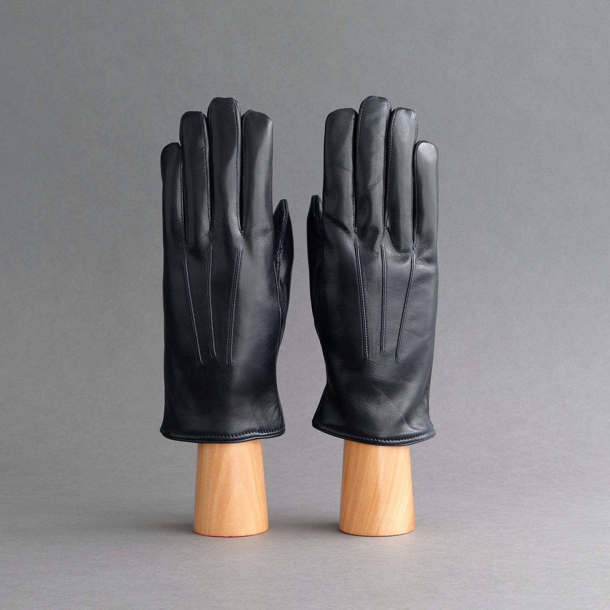 Gentlemen&#39;s Gloves from Blue Hair Sheep Nappa Lined with Purple Cashmere - TR Handschuhe Wien - Thomas Riemer Handmade Gloves