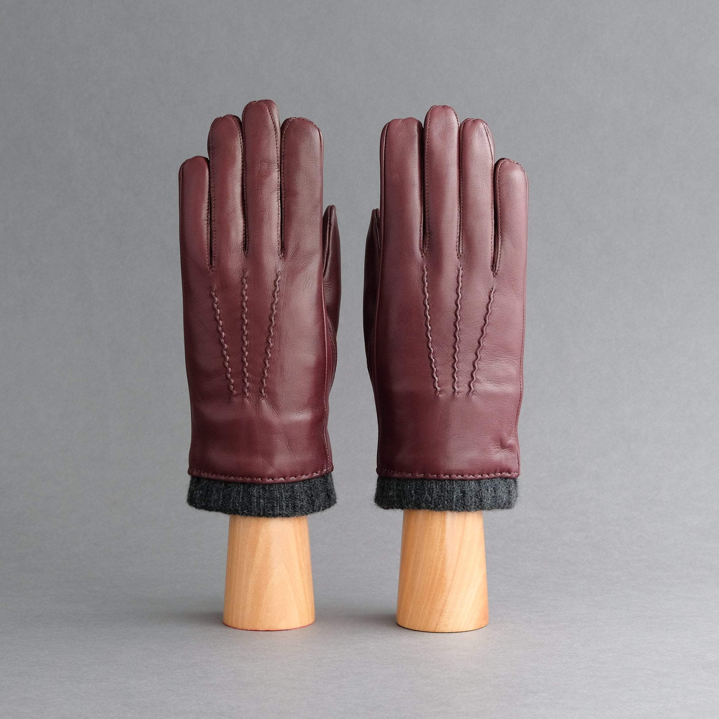 Gentlemen's Gloves from Bordeaux Hair Sheep Nappa Lined With Cashmere - TR Handschuhe Wien - Thomas Riemer Handmade Gloves