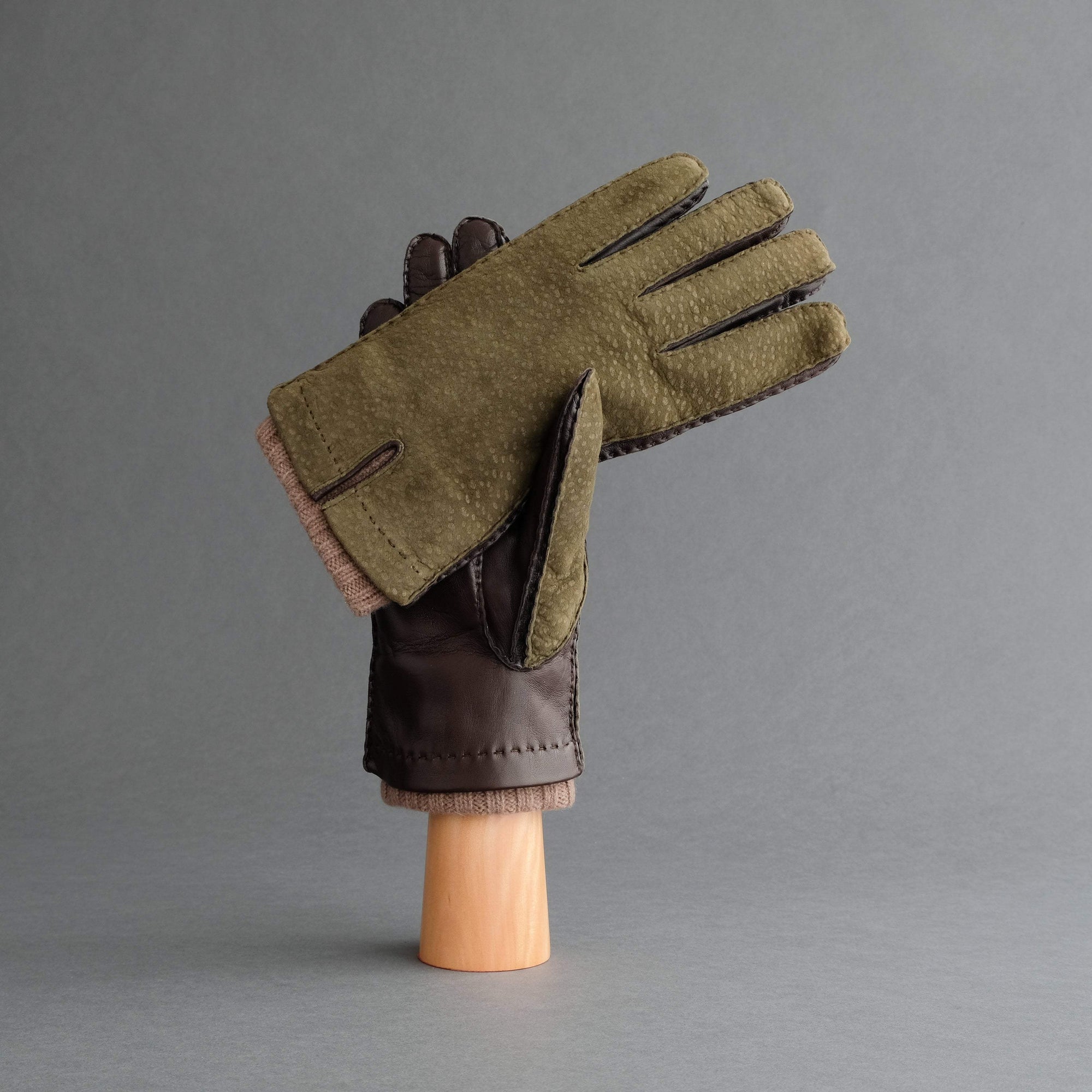 Gentlemen&#39;s Gloves from Carpincho and Nappa Leather Lined with Cashmere - TR Handschuhe Wien - Thomas Riemer Handmade Gloves