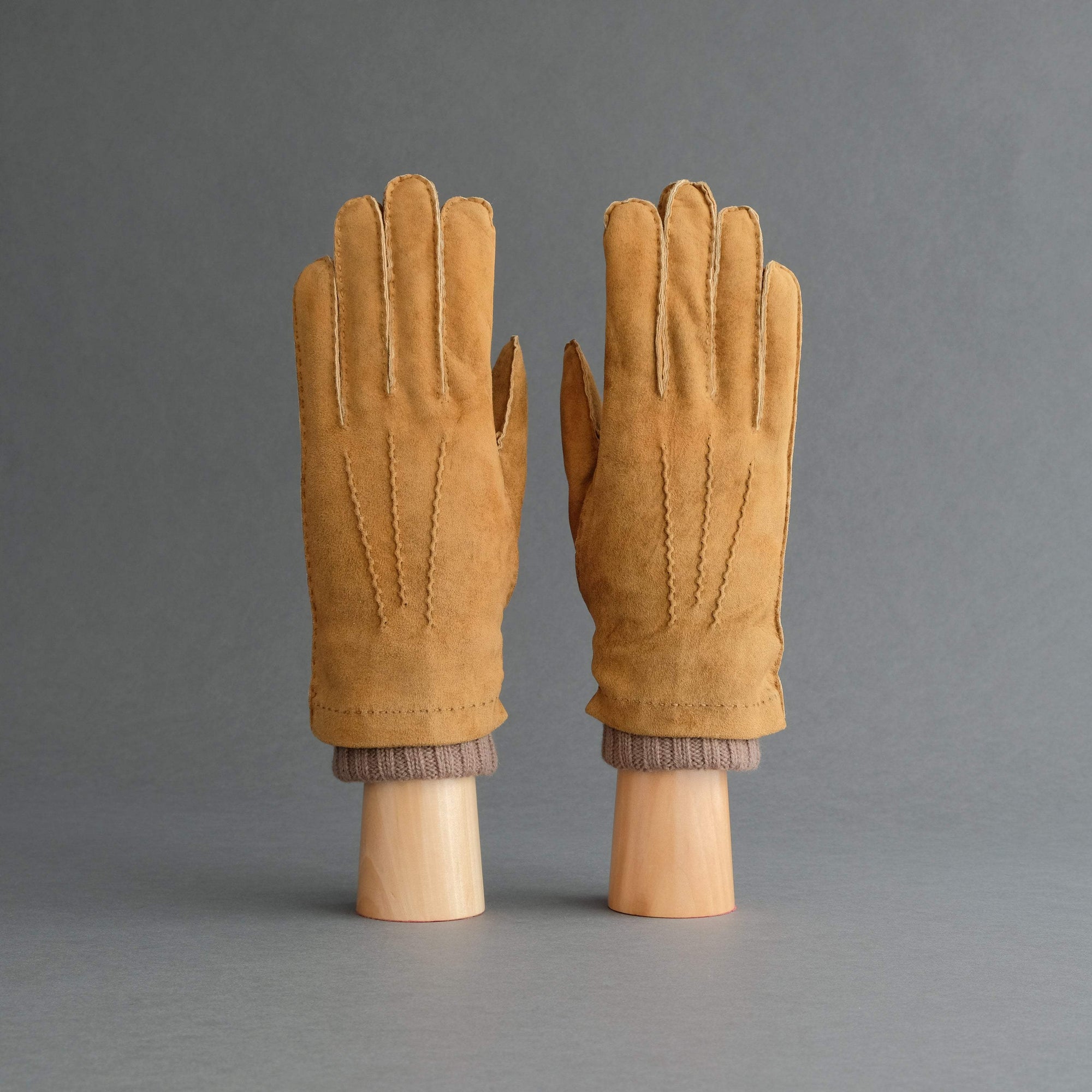 Gentlemen&#39;s Gloves from Cognac Goatskin Lined with Cashmere - TR Handschuhe Wien - Thomas Riemer Handmade Gloves