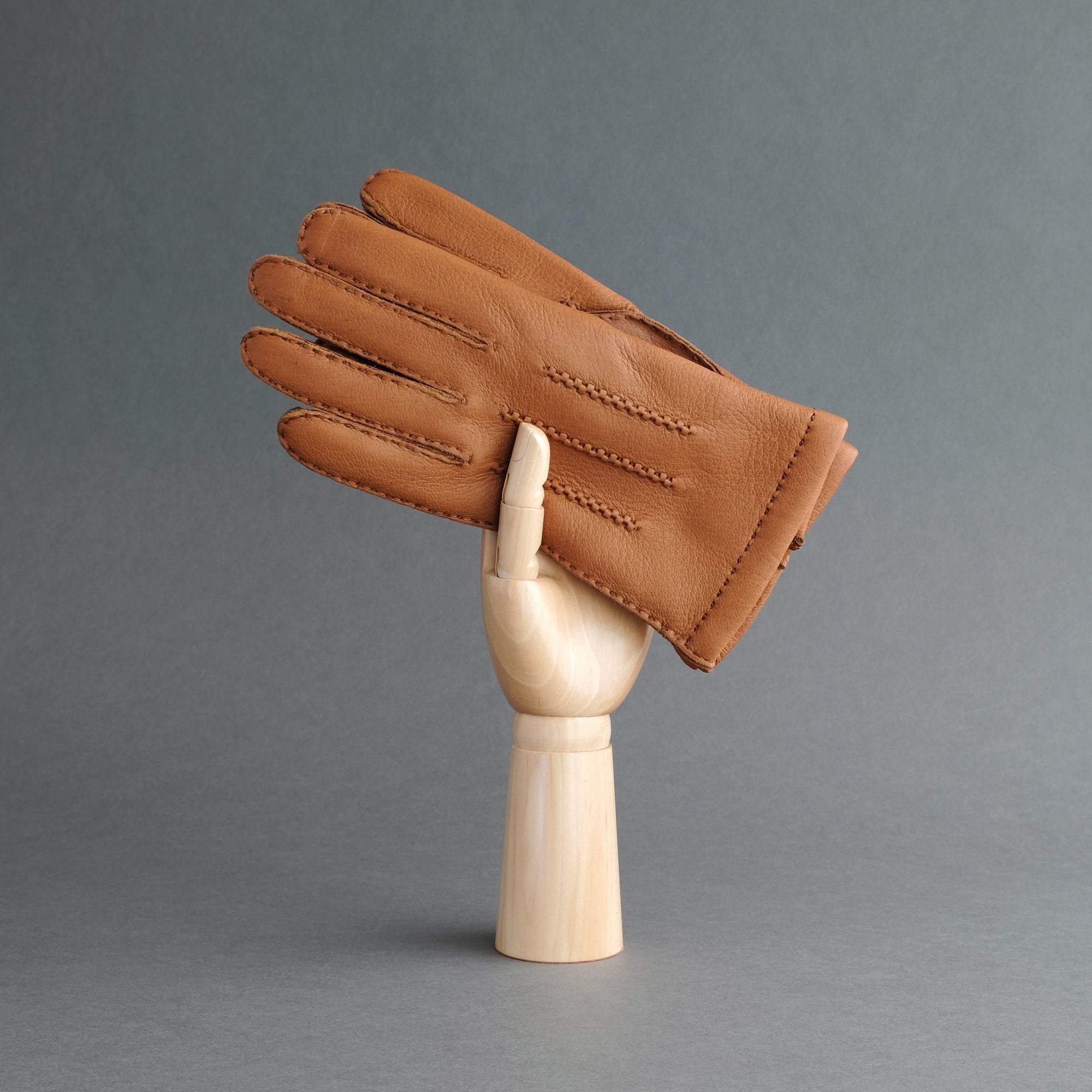 Gentlemen&#39;s Gloves from Cognac New Zealand Deerskin Lined with Cashmere - TR Handschuhe Wien - Thomas Riemer Handmade Gloves