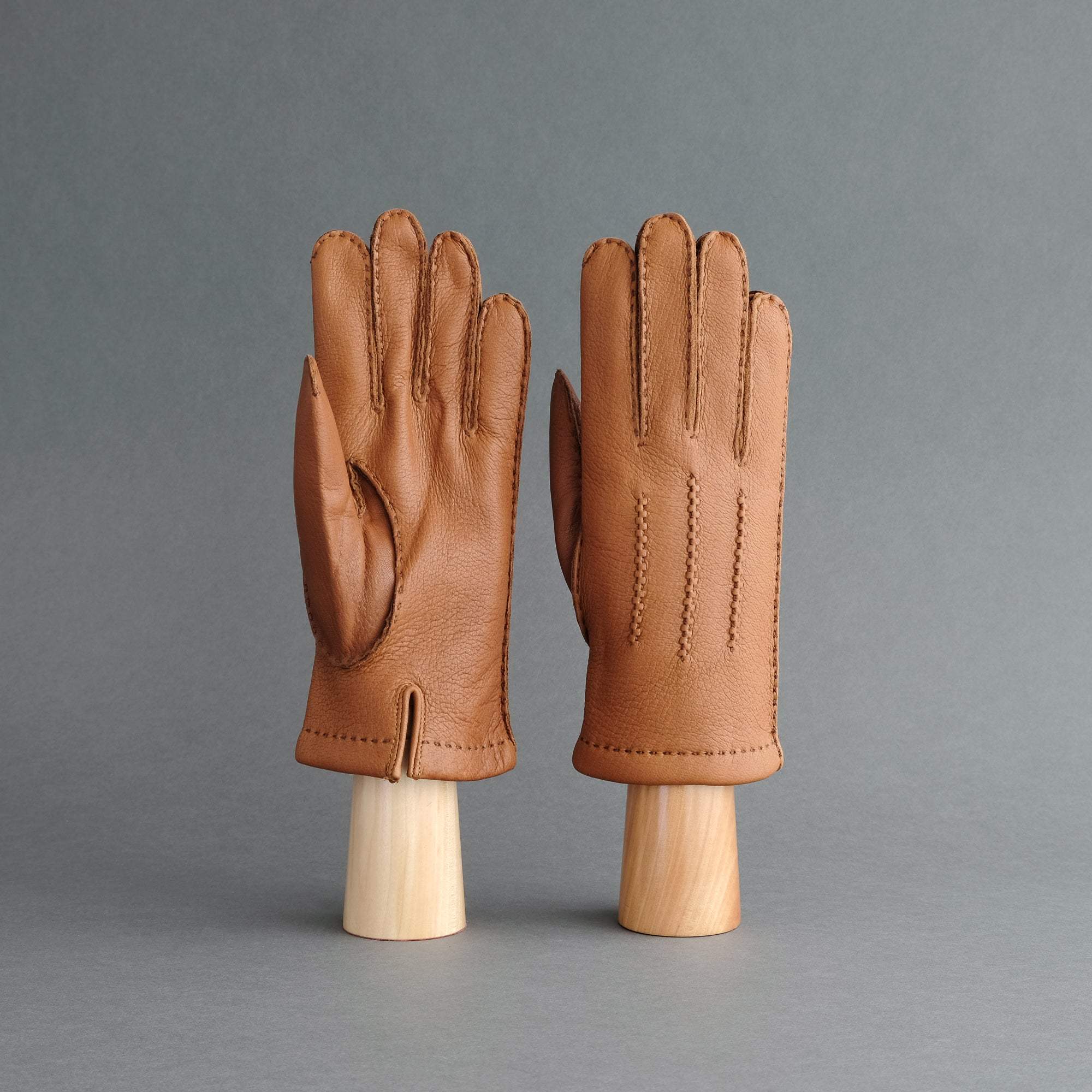 Gentlemen&#39;s Gloves from Cognac New Zealand Deerskin Lined with Cashmere - TR Handschuhe Wien - Thomas Riemer Handmade Gloves