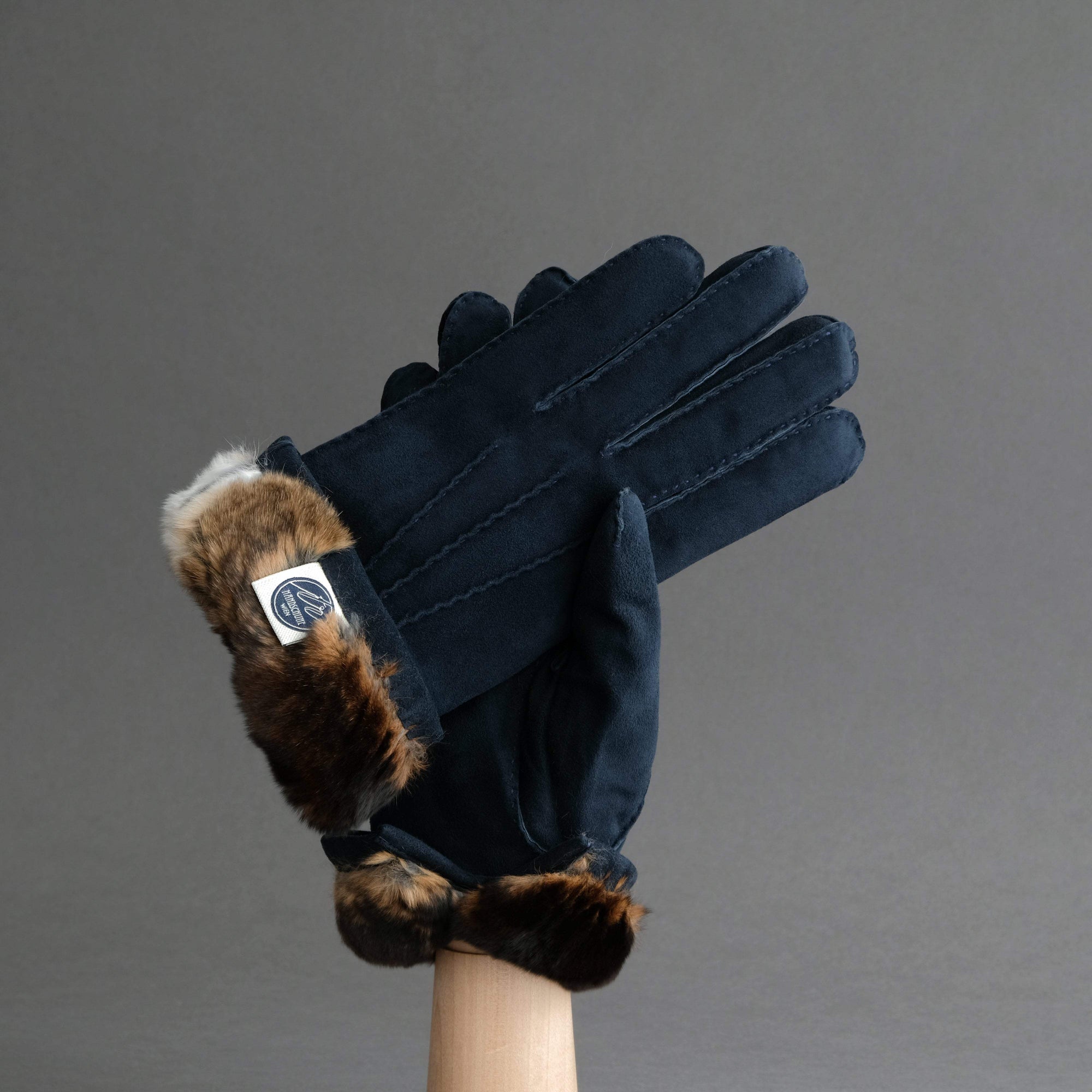 Gentlemen&#39;s Gloves from Dark Blue Reindeer Suede Lined with Orylag Fur - TR Handschuhe Wien - Thomas Riemer Handmade Gloves