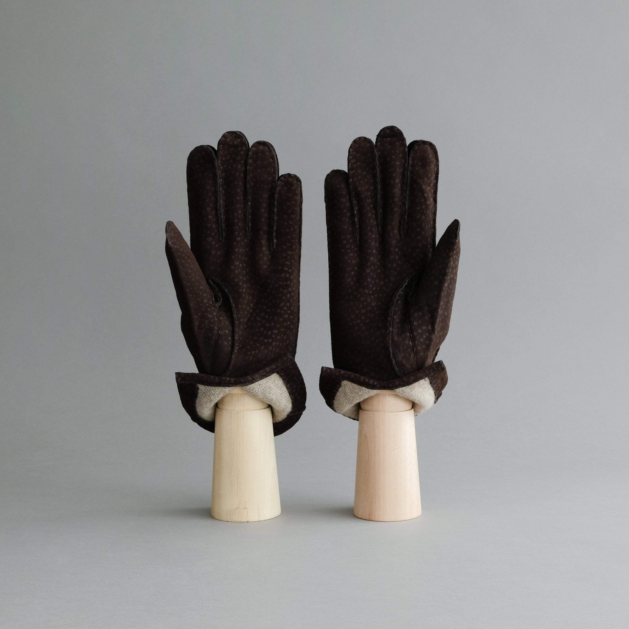 Gentlemen&#39;s Gloves from Dark Brown Carpincho Leather Lined With Cashmere - TR Handschuhe Wien - Thomas Riemer Handmade Gloves