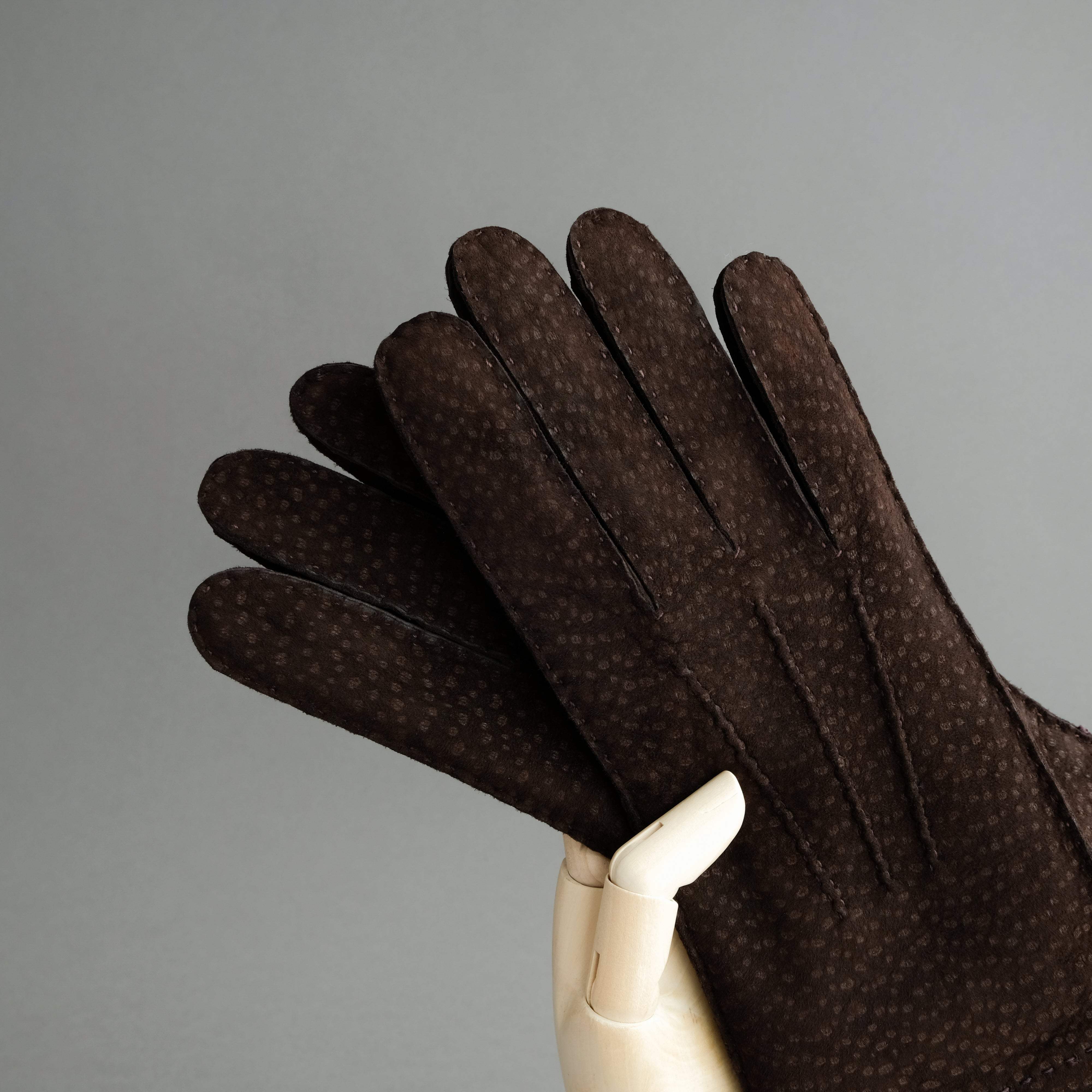 Gentlemen&#39;s Gloves from Dark Brown Carpincho Leather Lined With Cashmere - TR Handschuhe Wien - Thomas Riemer Handmade Gloves