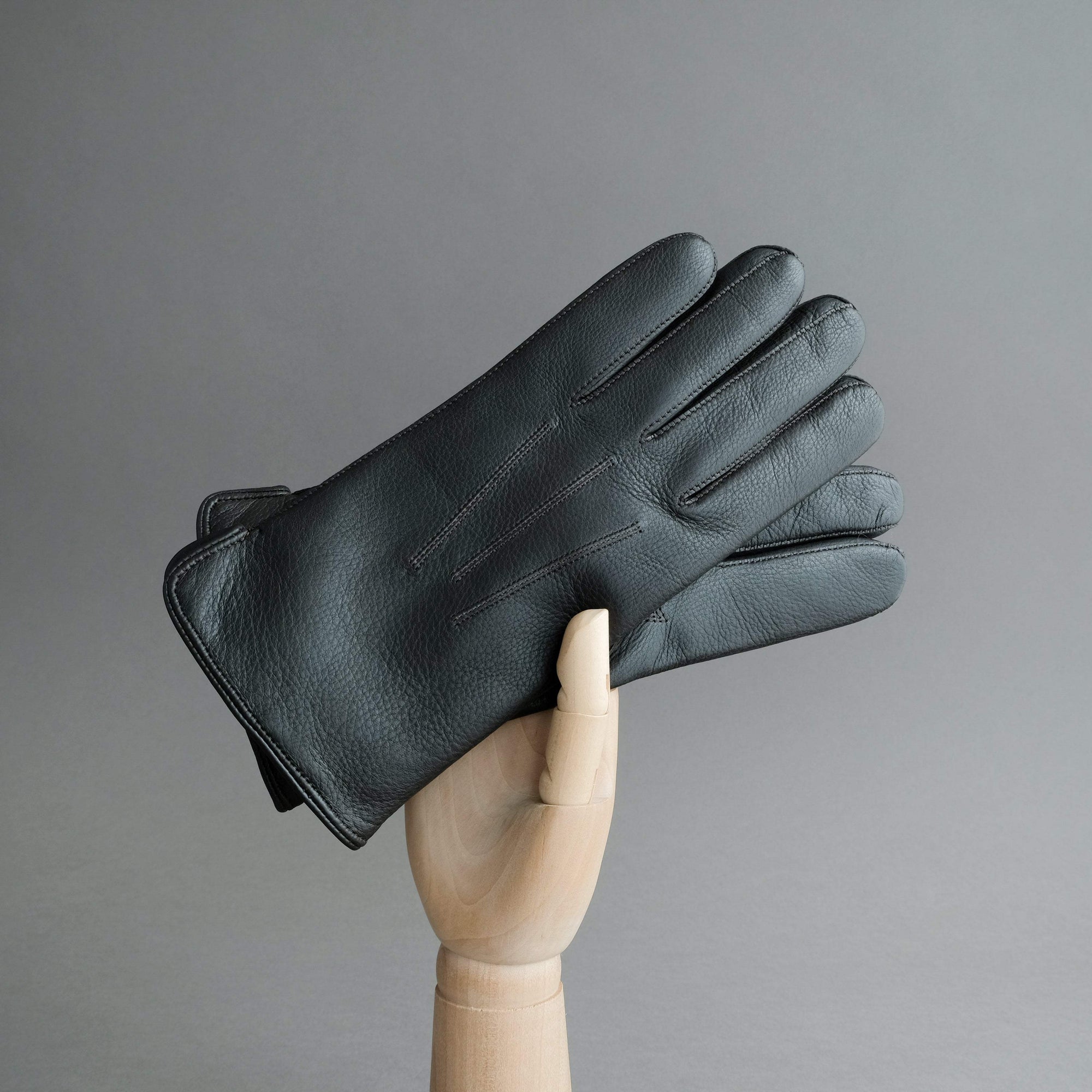 Gentlemen's Gloves from Dark Brown Deerskin Lined with Cashmere - TR Handschuhe Wien - Thomas Riemer Handmade Gloves
